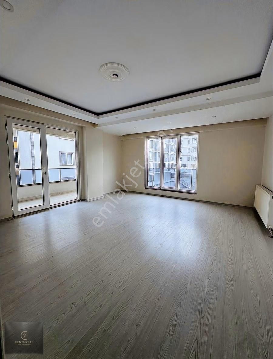 Paşakent'de Erdek Yoluna Cephe Site İçerisinde 3+1 Boş Daire