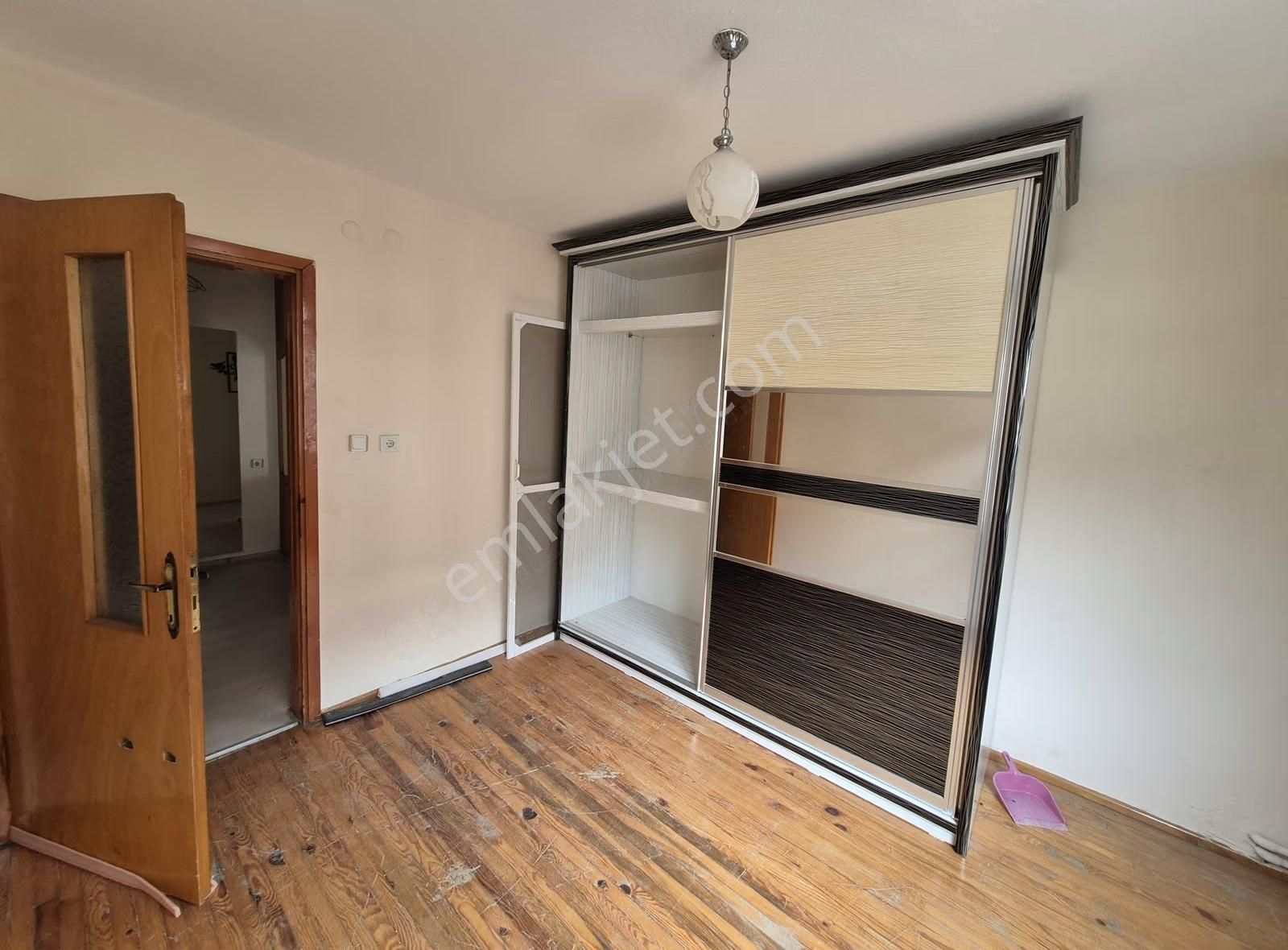 Kemalpaşa Merkezde Kiralık 3+1 Daire Doğalgazlı - Görsel 2