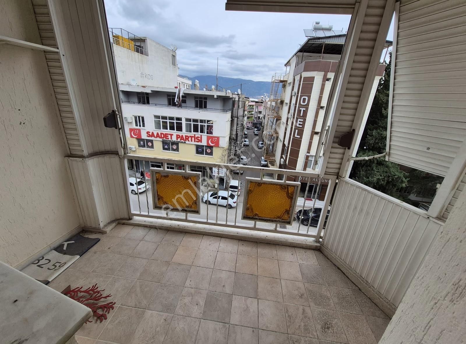 Kemalpaşa Merkezde Kiralık 3+1 Daire Doğalgazlı - Görsel 3