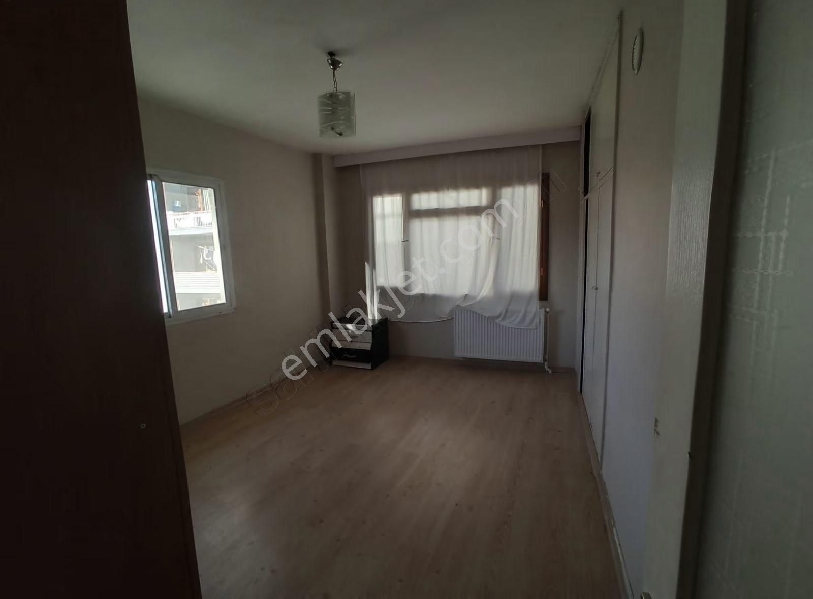 Bayraklı Emek Mahallesinde Doğalgazlı 2+1 Kiralık Daire - Görsel 8