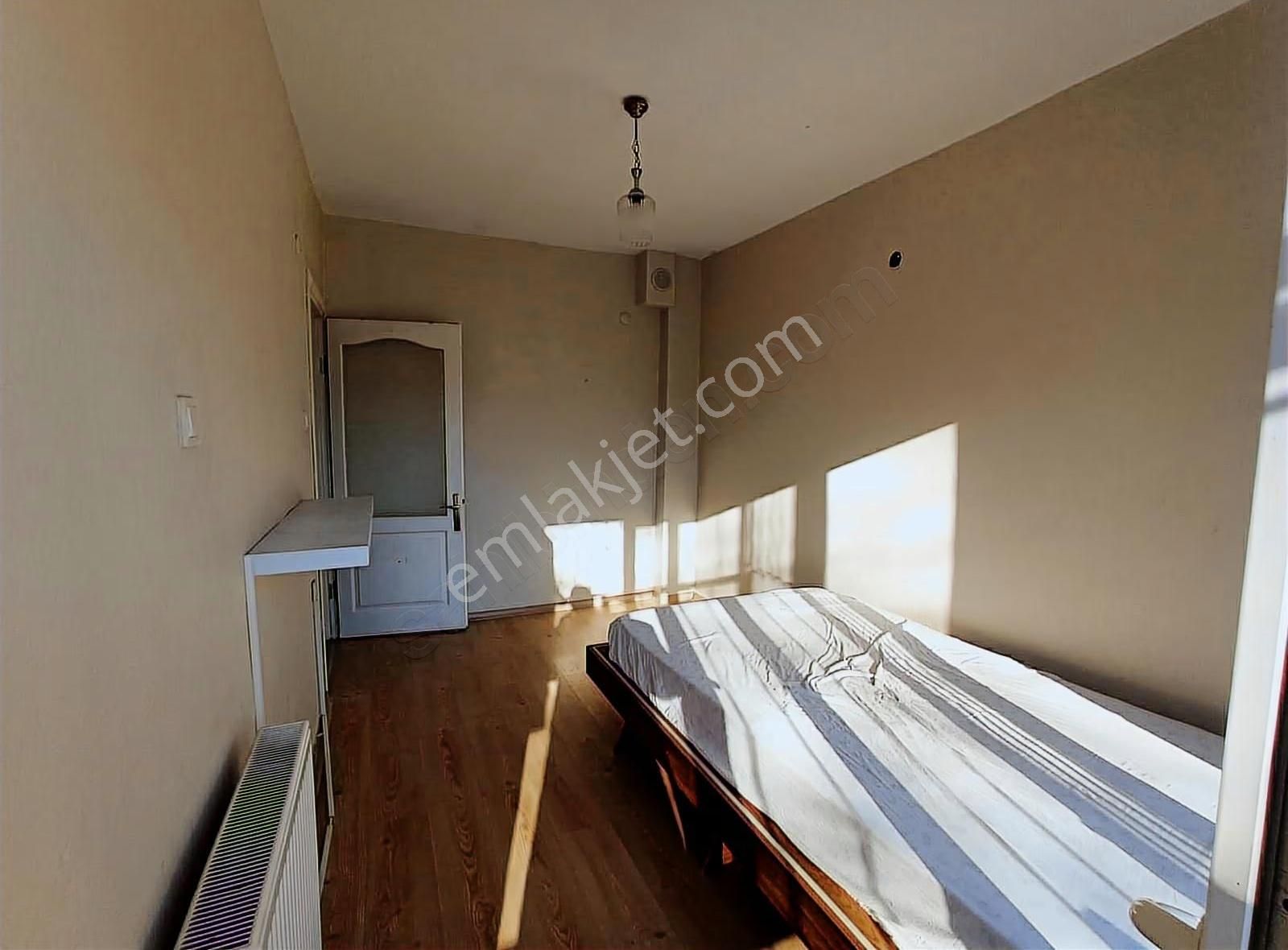 Bayraklı Emek Mahallesinde Doğalgazlı 2+1 Kiralık Daire - Görsel 6