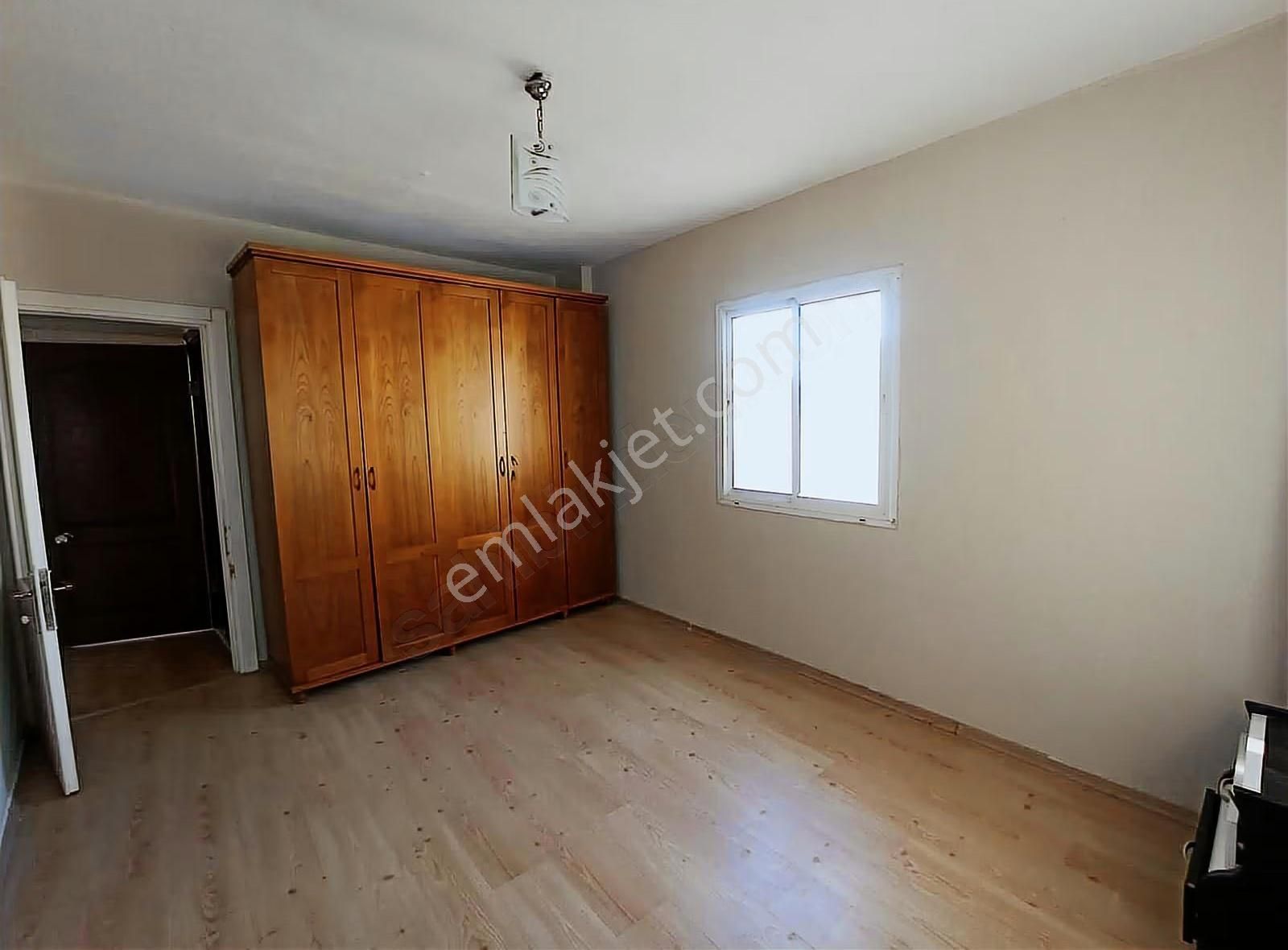 Bayraklı Emek Mahallesinde Doğalgazlı 2+1 Kiralık Daire - Görsel 9