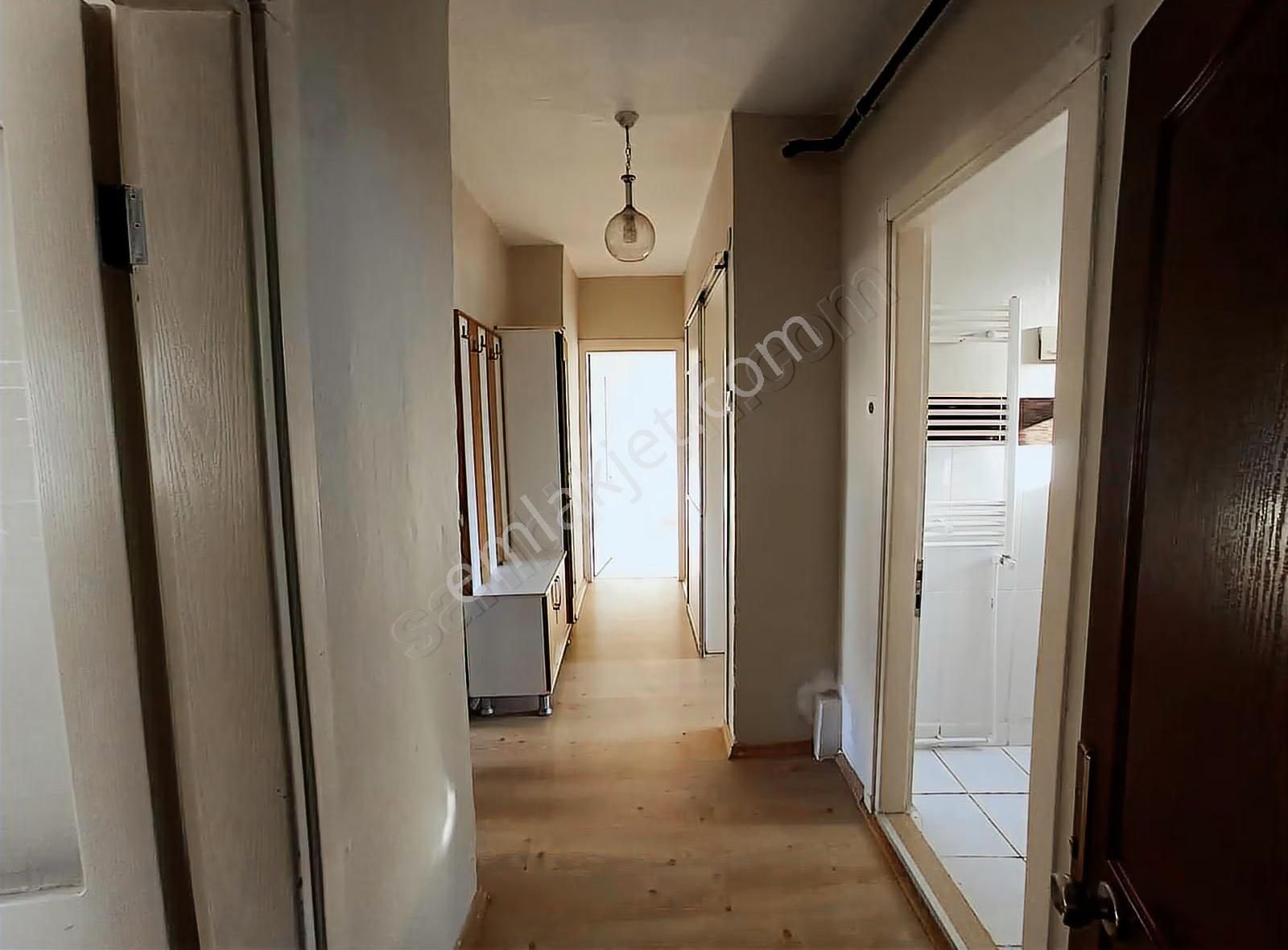 Bayraklı Emek Mahallesinde Doğalgazlı 2+1 Kiralık Daire - Görsel 15