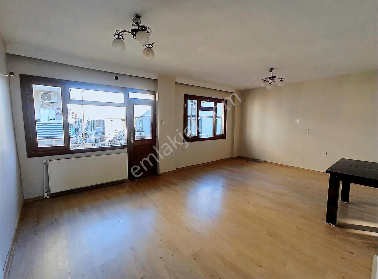 Bayraklı Emek Mahallesinde Doğalgazlı 2+1 Kiralık Daire - Görsel 12