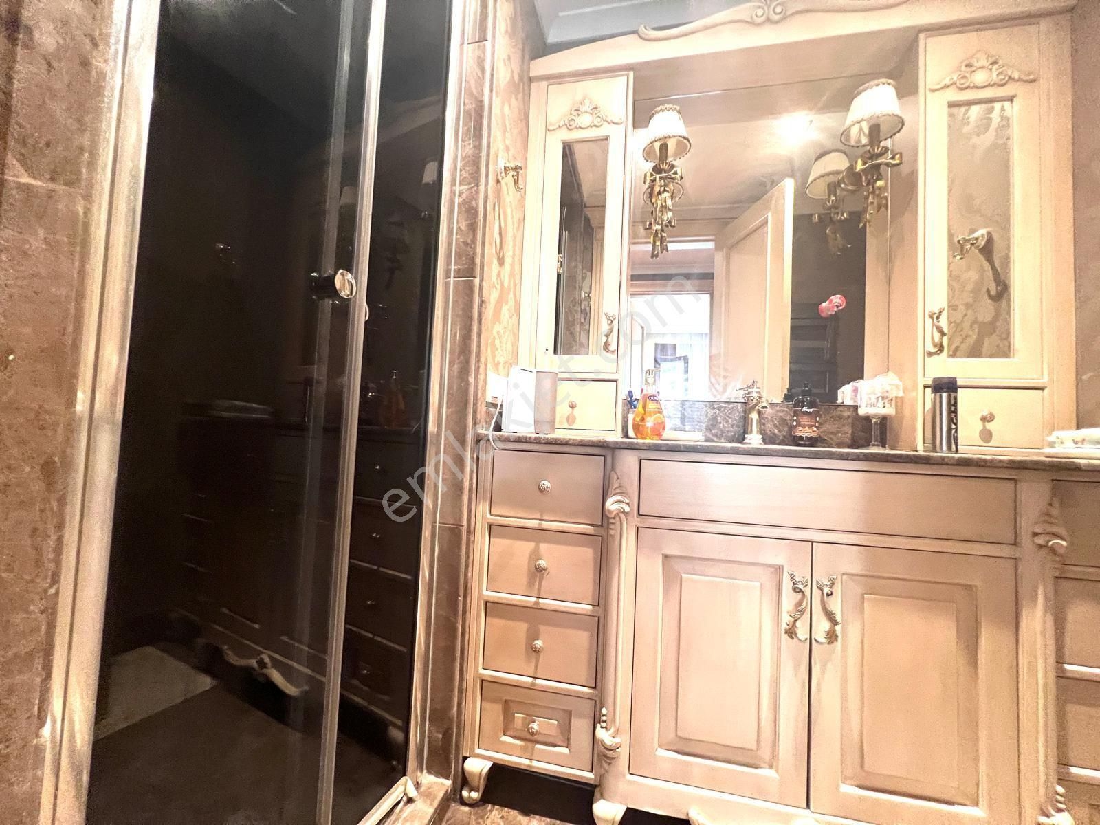 Erenköy'de Cadde Tren Arası Muhteşem Lokasyonda Satılık 3+1 Daire - Görsel 25