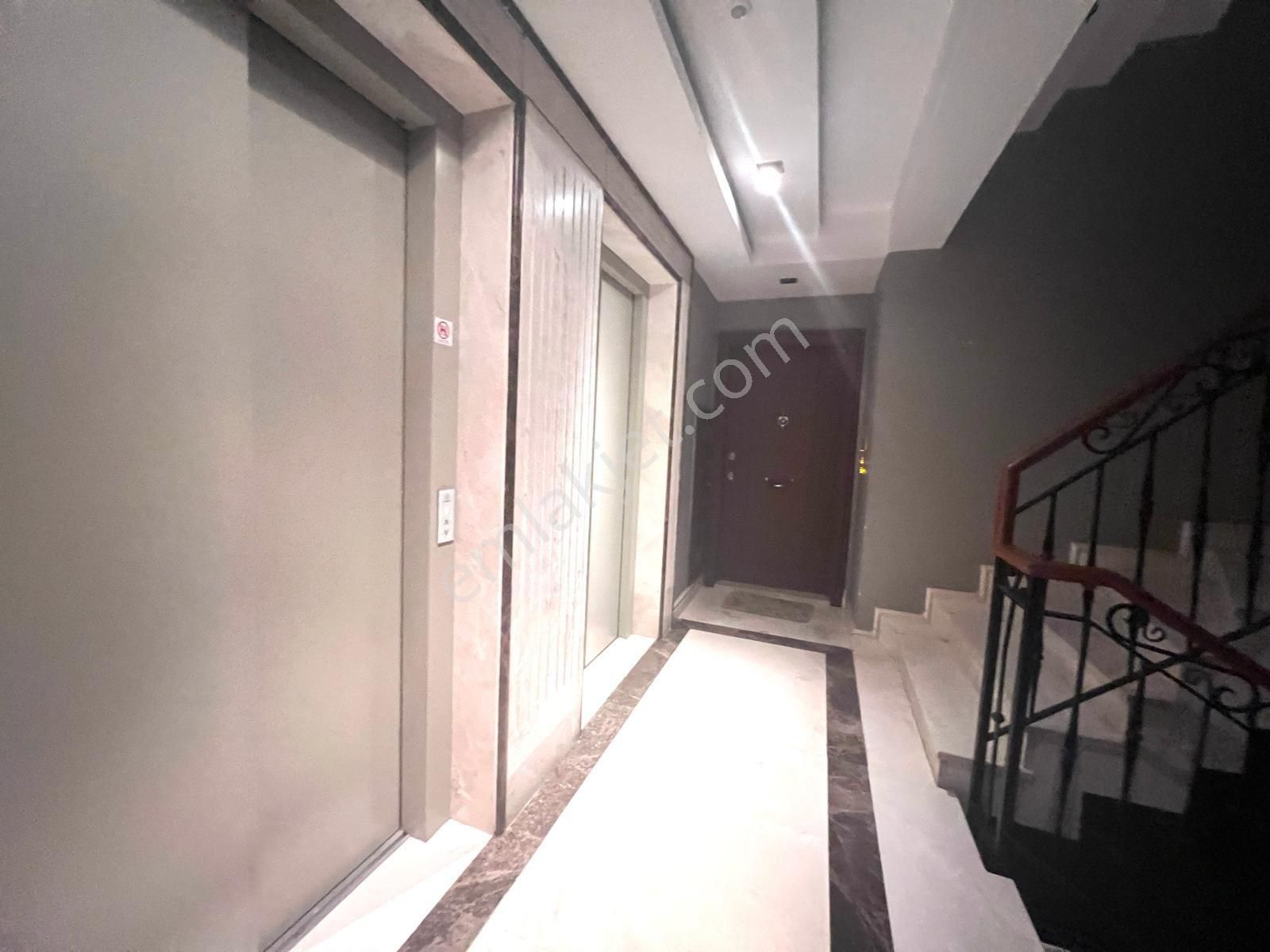 Erenköy'de Cadde Tren Arası Muhteşem Lokasyonda Satılık 3+1 Daire - Görsel 8