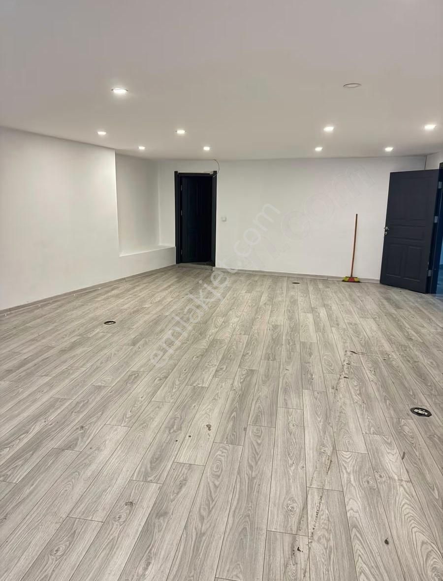 Kadıköy Altıyol Da Kuşdili Caddesinde 250m Net - Görsel 5