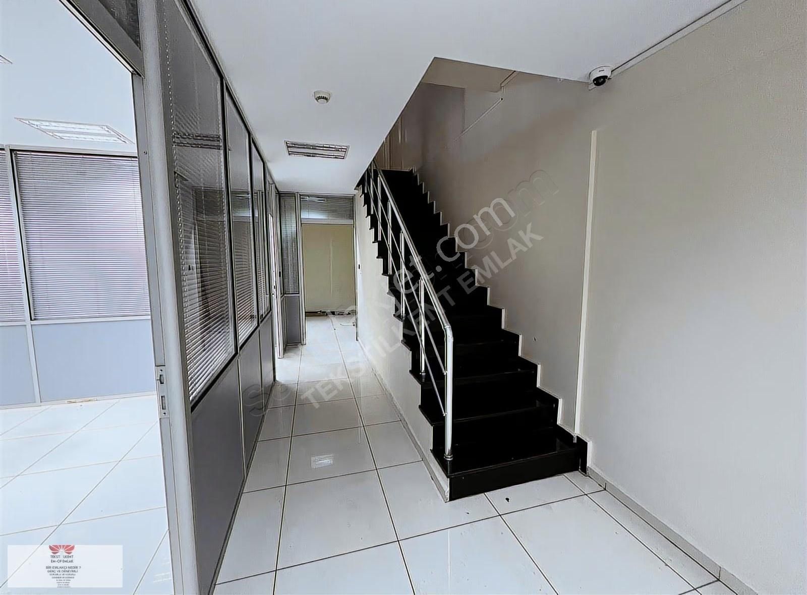 Koza Plazanın Yanında Lüks Yapılı Bölmeli 160m2 Kiralık İşyeri - Görsel 2