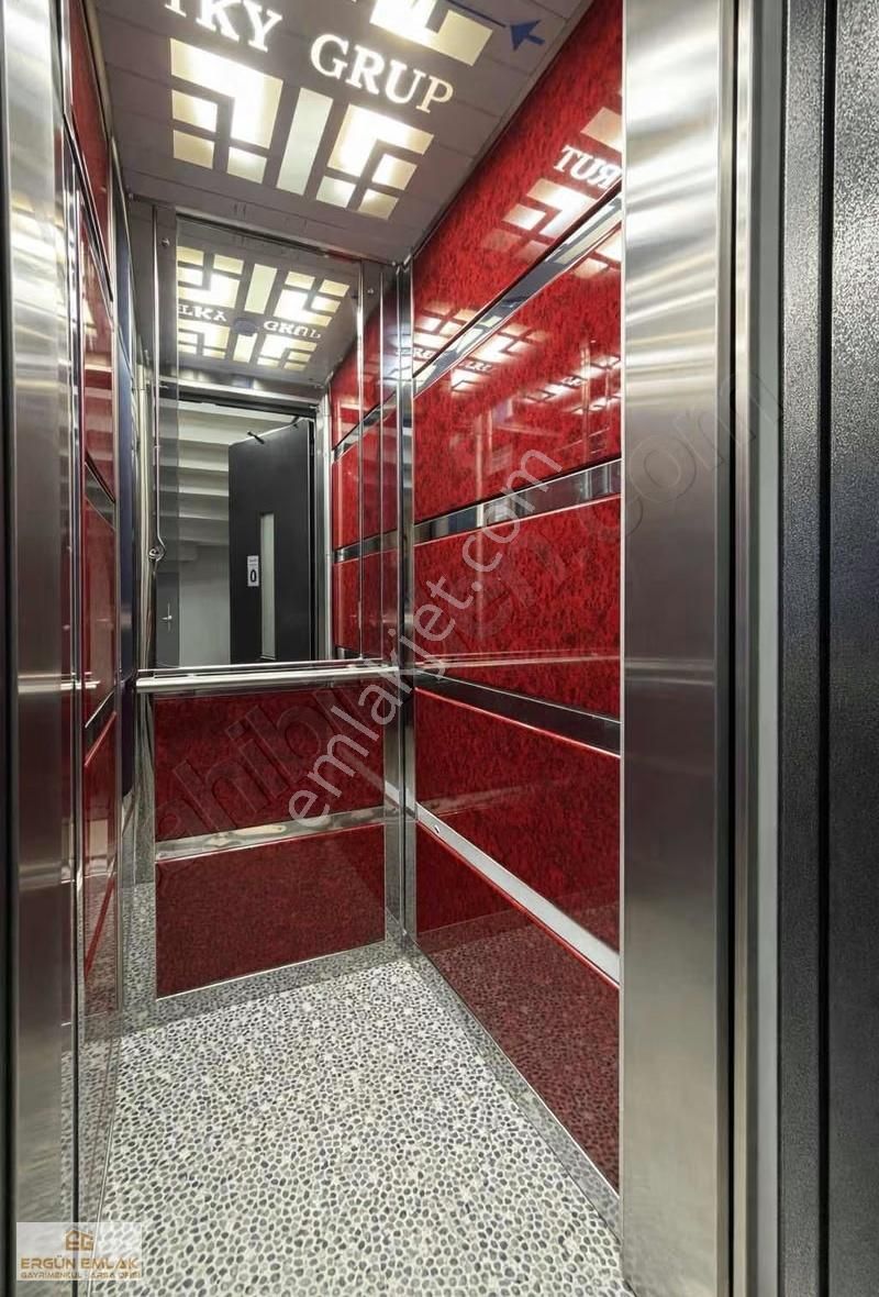 Bahçeşehir'e Komşu 2+1 Satılık İskanlı Arakat - Görsel 5