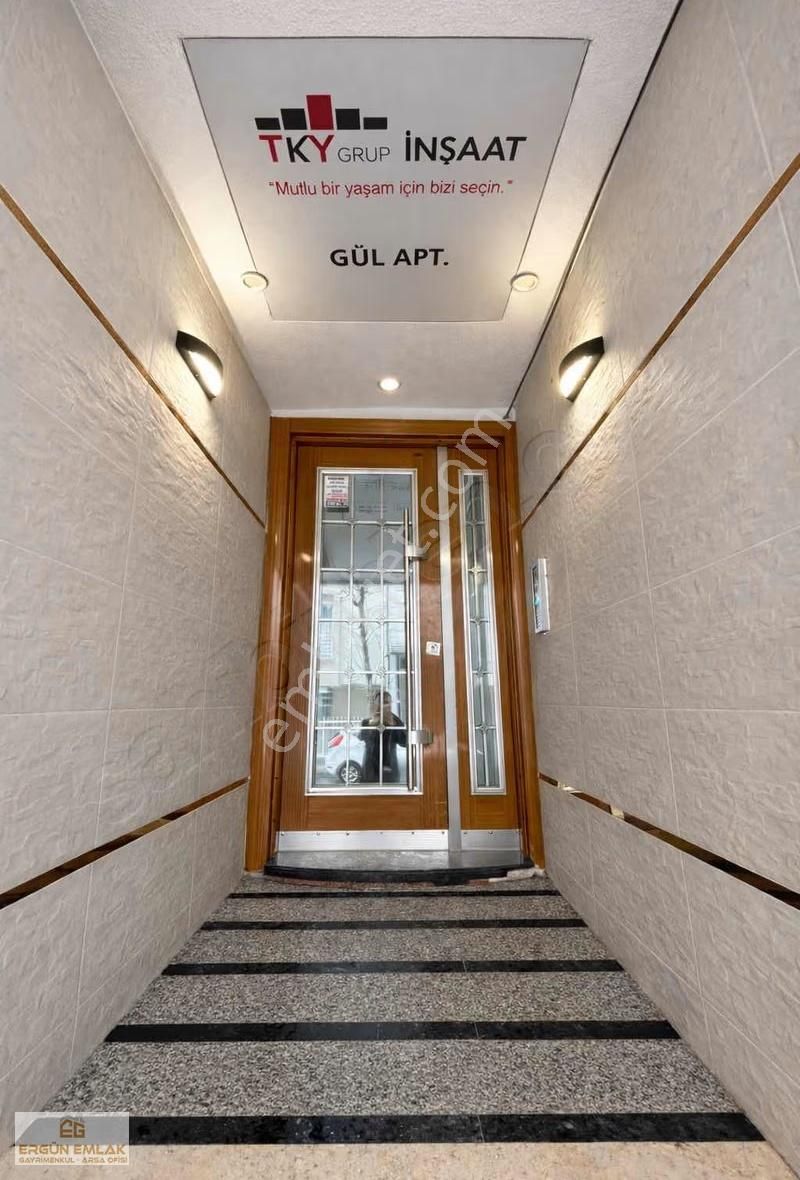 Bahçeşehir'e Komşu 2+1 Satılık İskanlı Arakat - Görsel 11