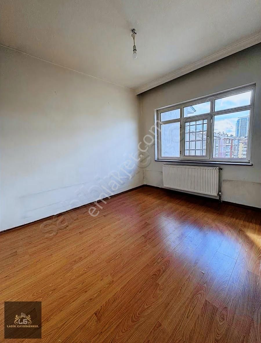 Aydınlıkevler Kent Plaza Yakını Yol İş Siteleri Kombili Kiralık - Görsel 3