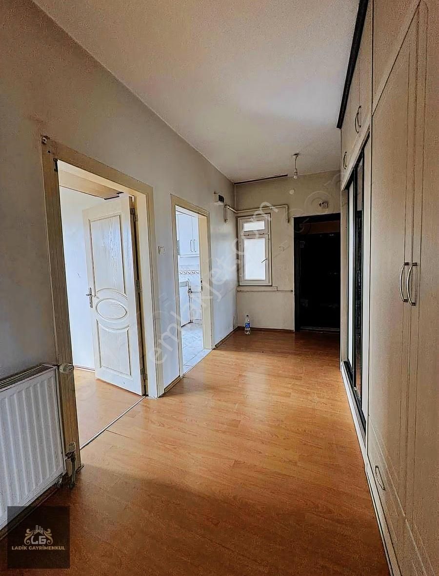 Aydınlıkevler Kent Plaza Yakını Yol İş Siteleri Kombili Kiralık - Görsel 2