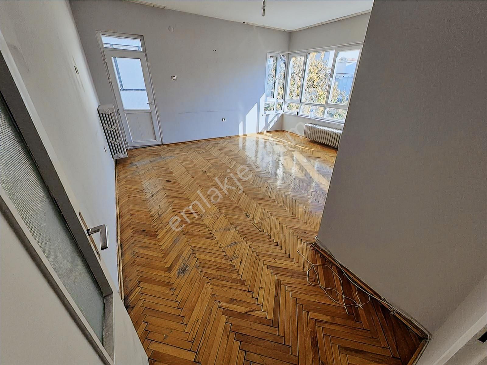 Arel'den Bahçelievler'de 7 Cd.yakını 1 Kat Montalamalı Bina 3+1 - Görsel 4