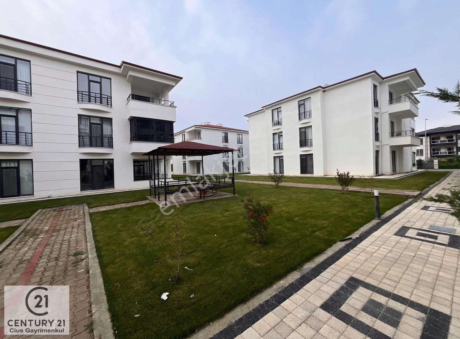 C21 Cius;iznik Artanlar Sitesinde Kiralık 1+1 Daire - Görsel 9