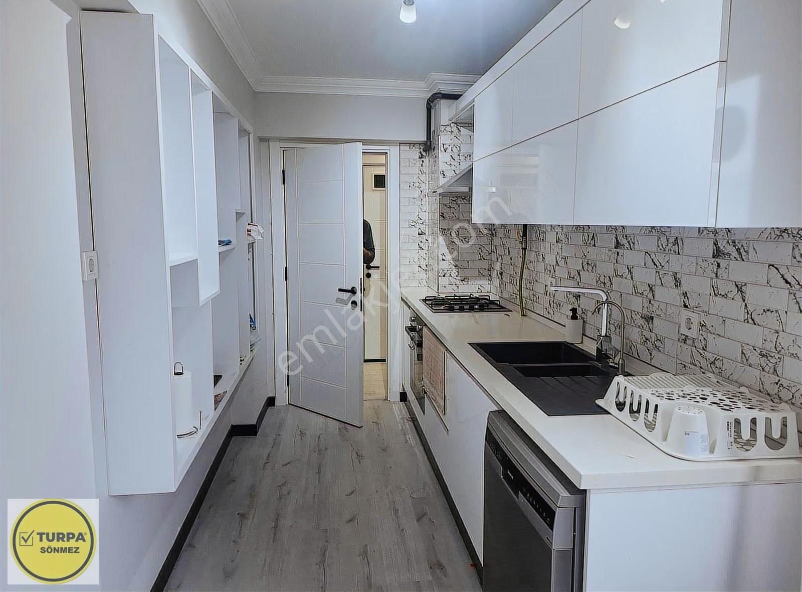 Turpa Sönmezden Buca Çamlıkulede Satılık Geniş Daire - Görsel 3