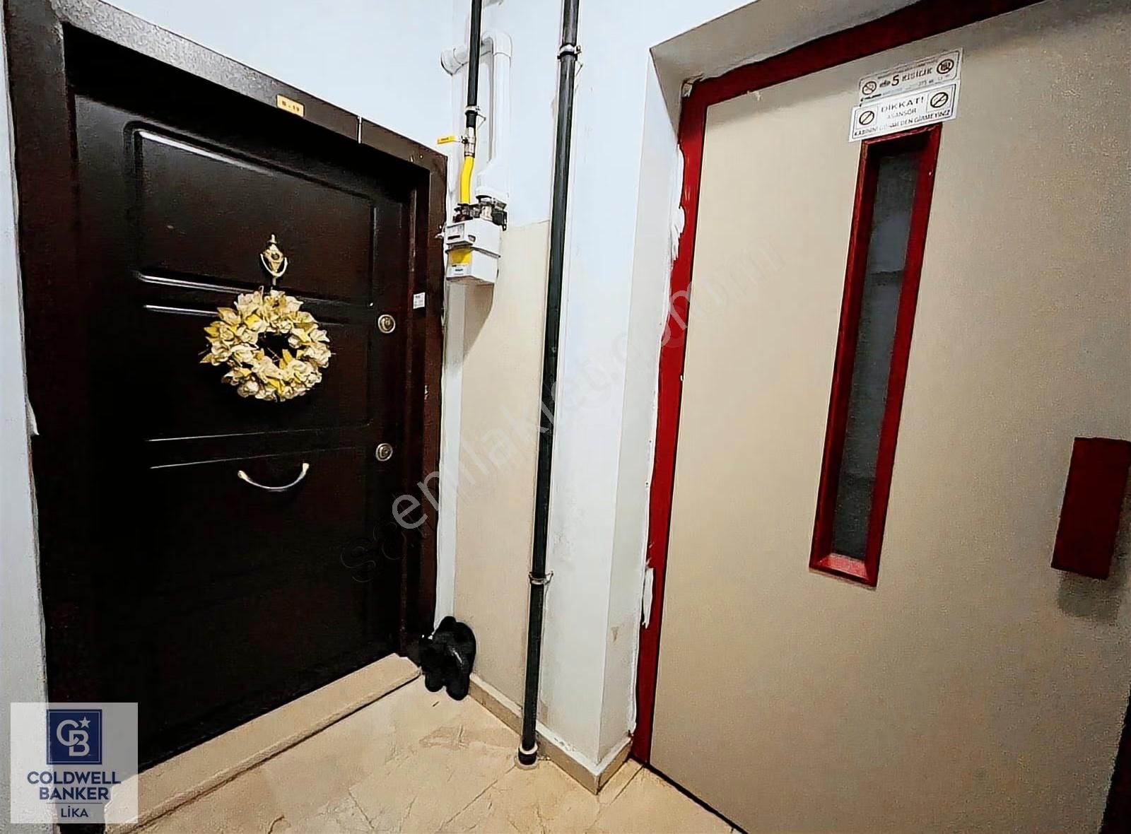 Yomra'da Site İçerisinde Ayrı Girişli Satılık Dubleks - Görsel 14