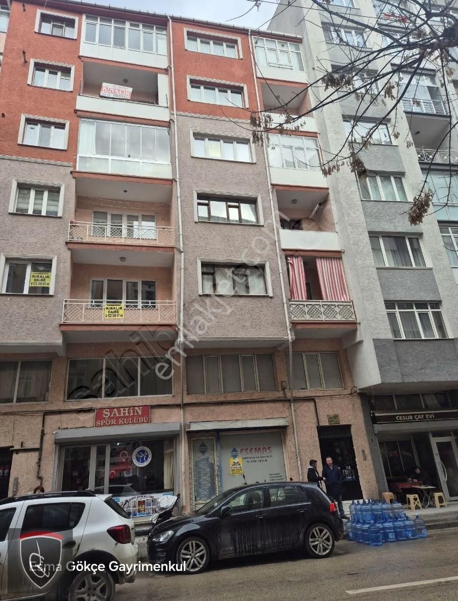 Kırım Caddesi Üzerinde Satılık Daire