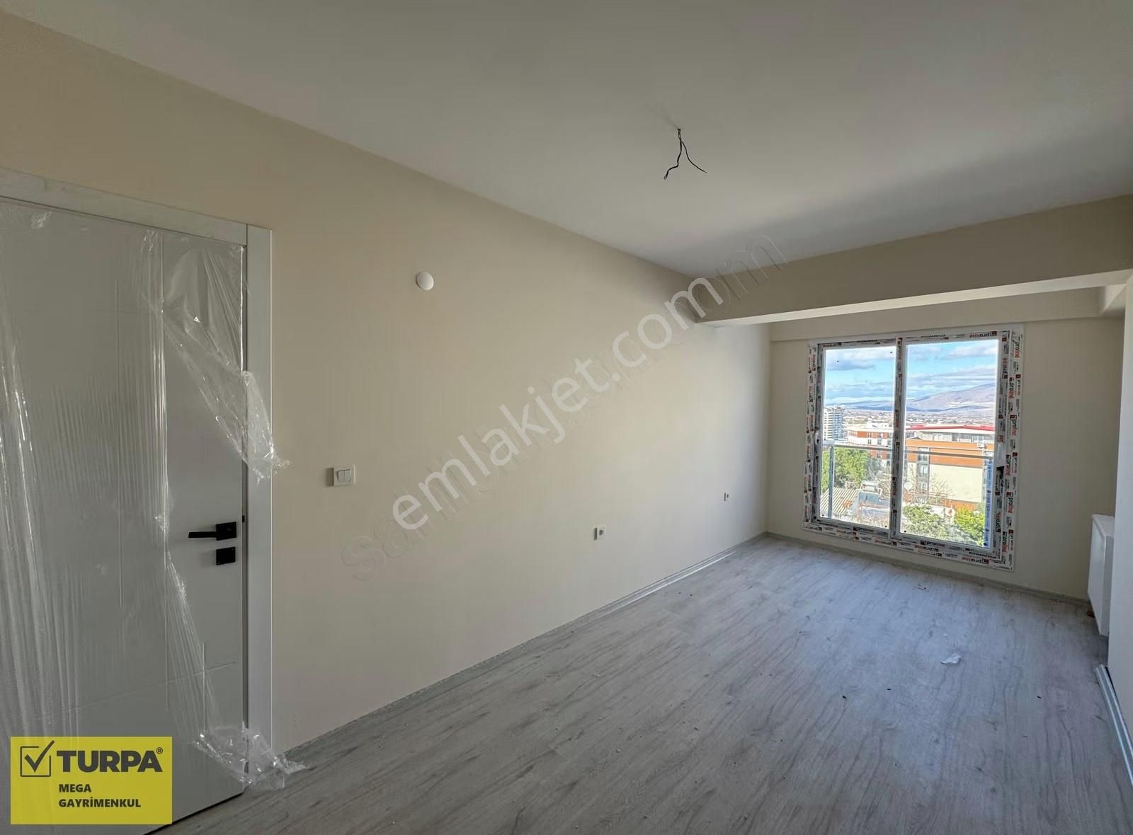 Turpa Mega Da Menemen Uğur Mumcu Mahallesinde Kiralık 2+1 Daire - Görsel 5