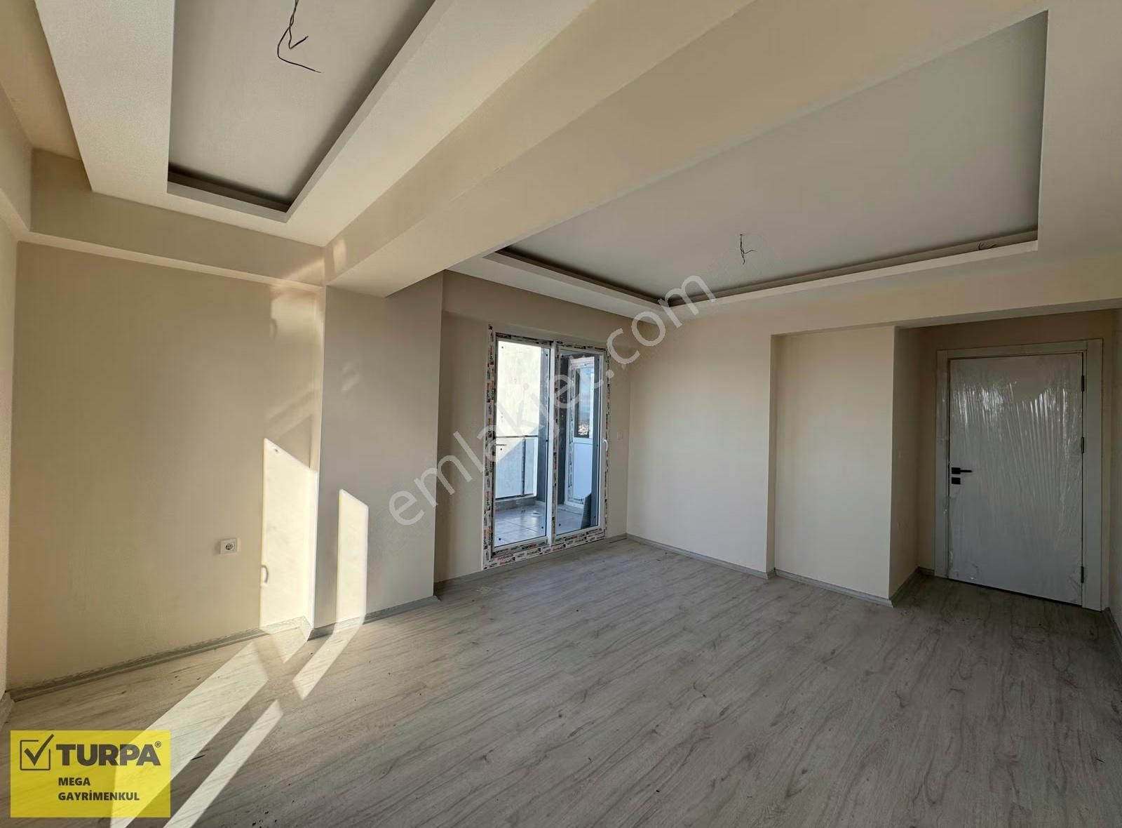 Turpa Mega Da Menemen Uğur Mumcu Mahallesinde Kiralık 2+1 Daire - Görsel 2