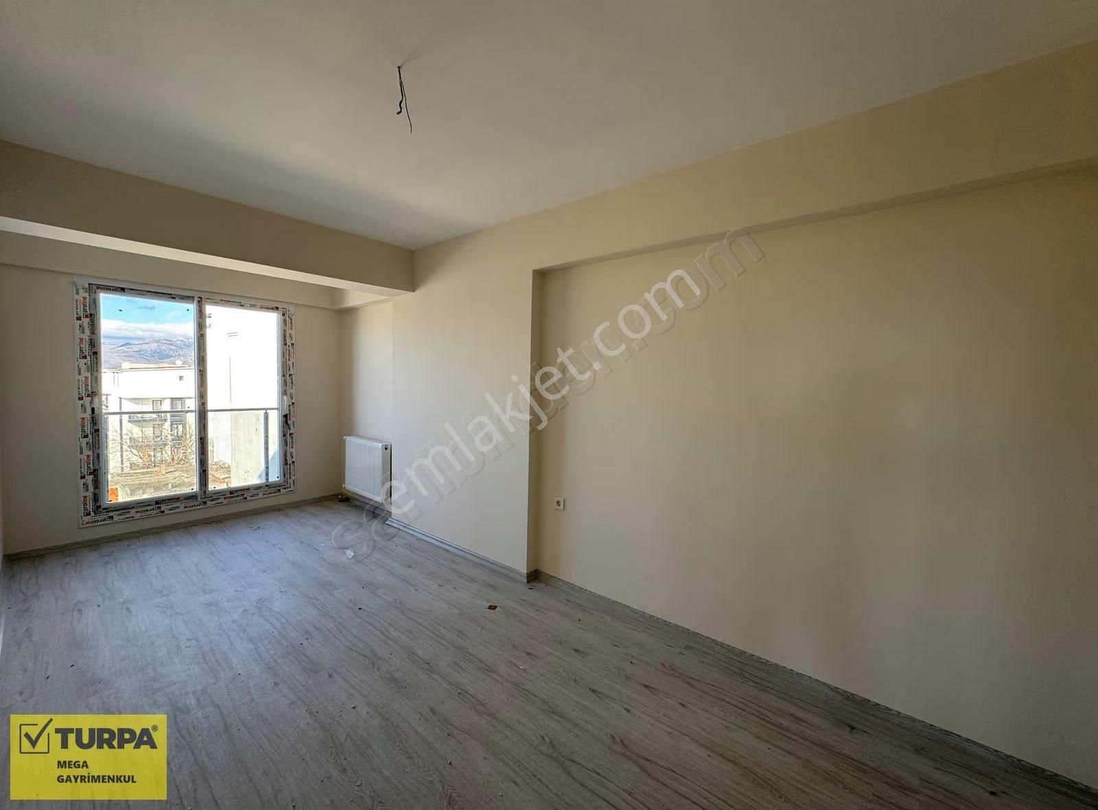 Turpa Mega Da Menemen Uğur Mumcu Mahallesinde Kiralık 2+1 Daire - Görsel 3