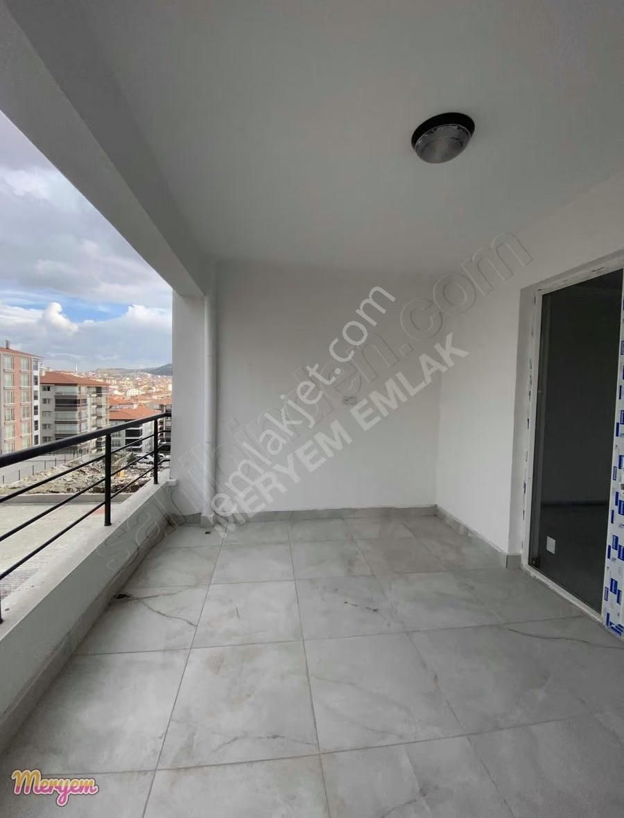 Adagrosun Arkasında Sıfır Binada 3 Kat 3+1 Satılık Daire - Görsel 2