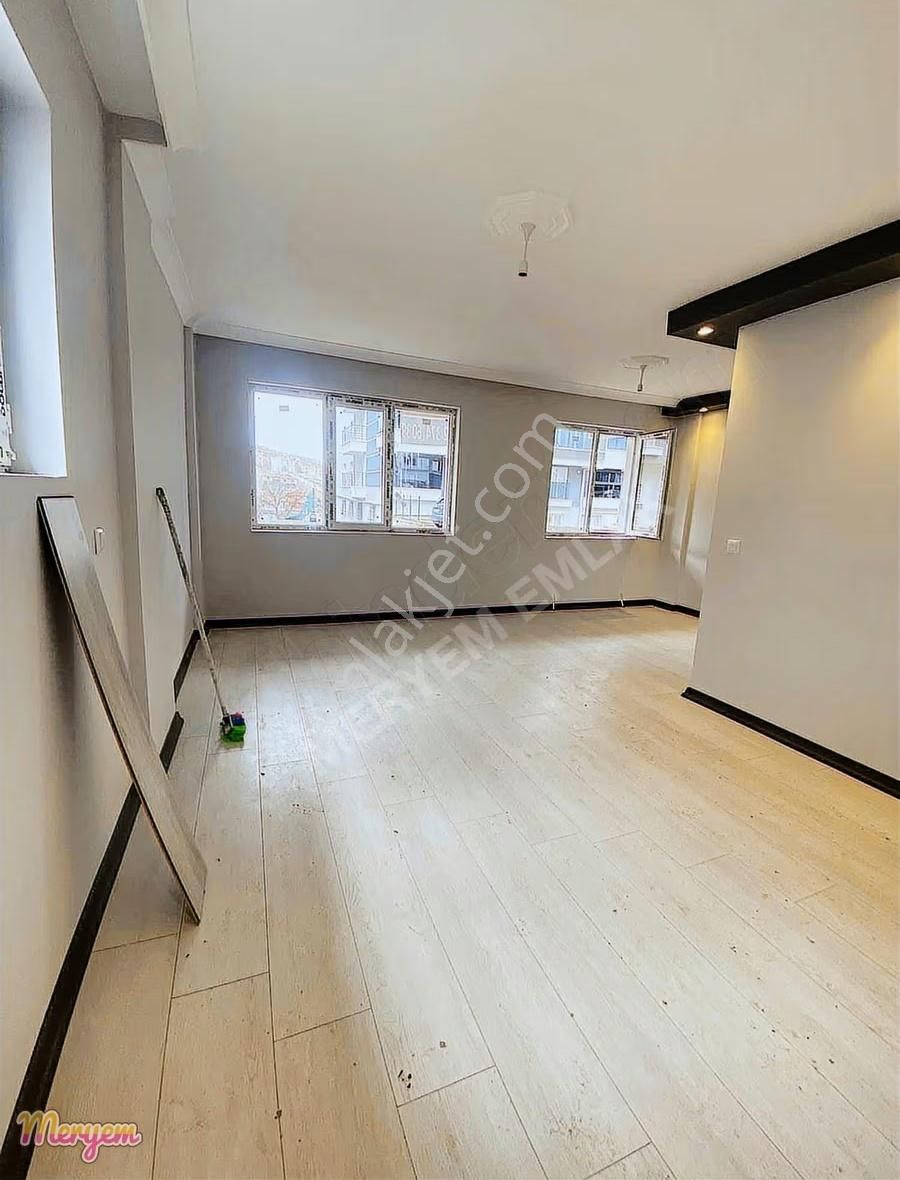 Meryem Emlak Tan Beşikkaya Da Yapılı Düz Giriş 2+0 Satılık Daire