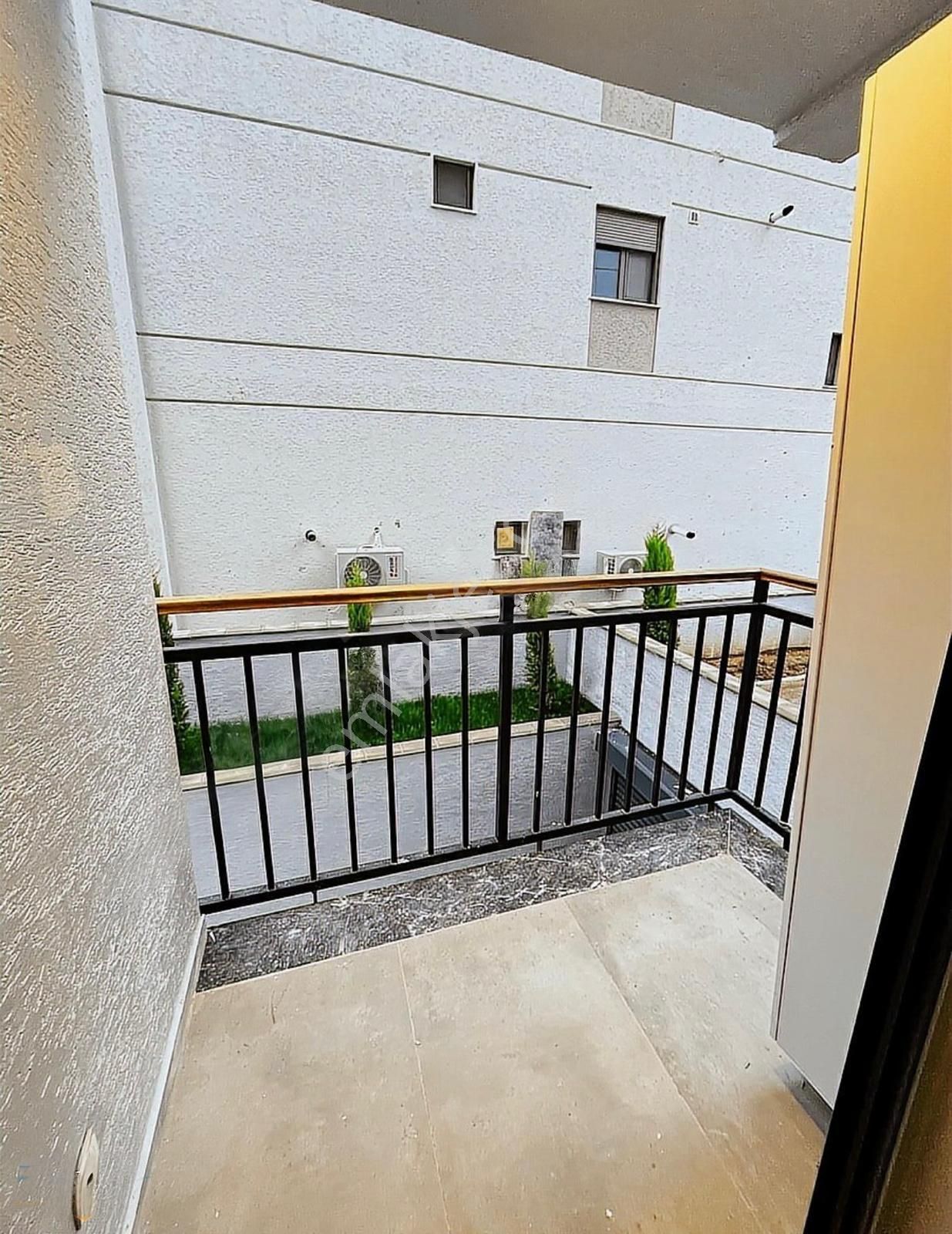 Göztepe'de Caddeye 3.sokakta Satılık Sıfır Balkonlu 3+1 Daire - Görsel 6