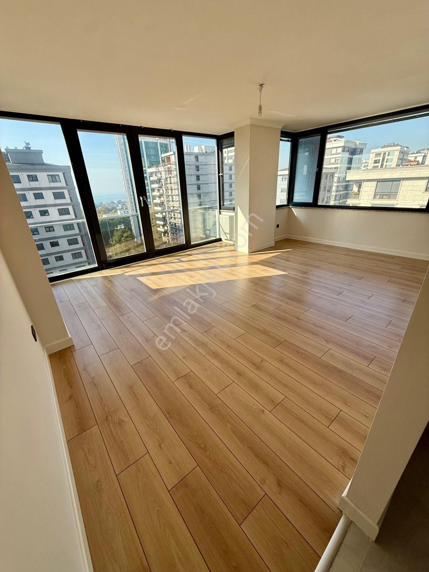 Göztepe'de Caddeye Yakın Kısmi Deniz Manzaralı Satılık 2+1 Daire - Görsel 7