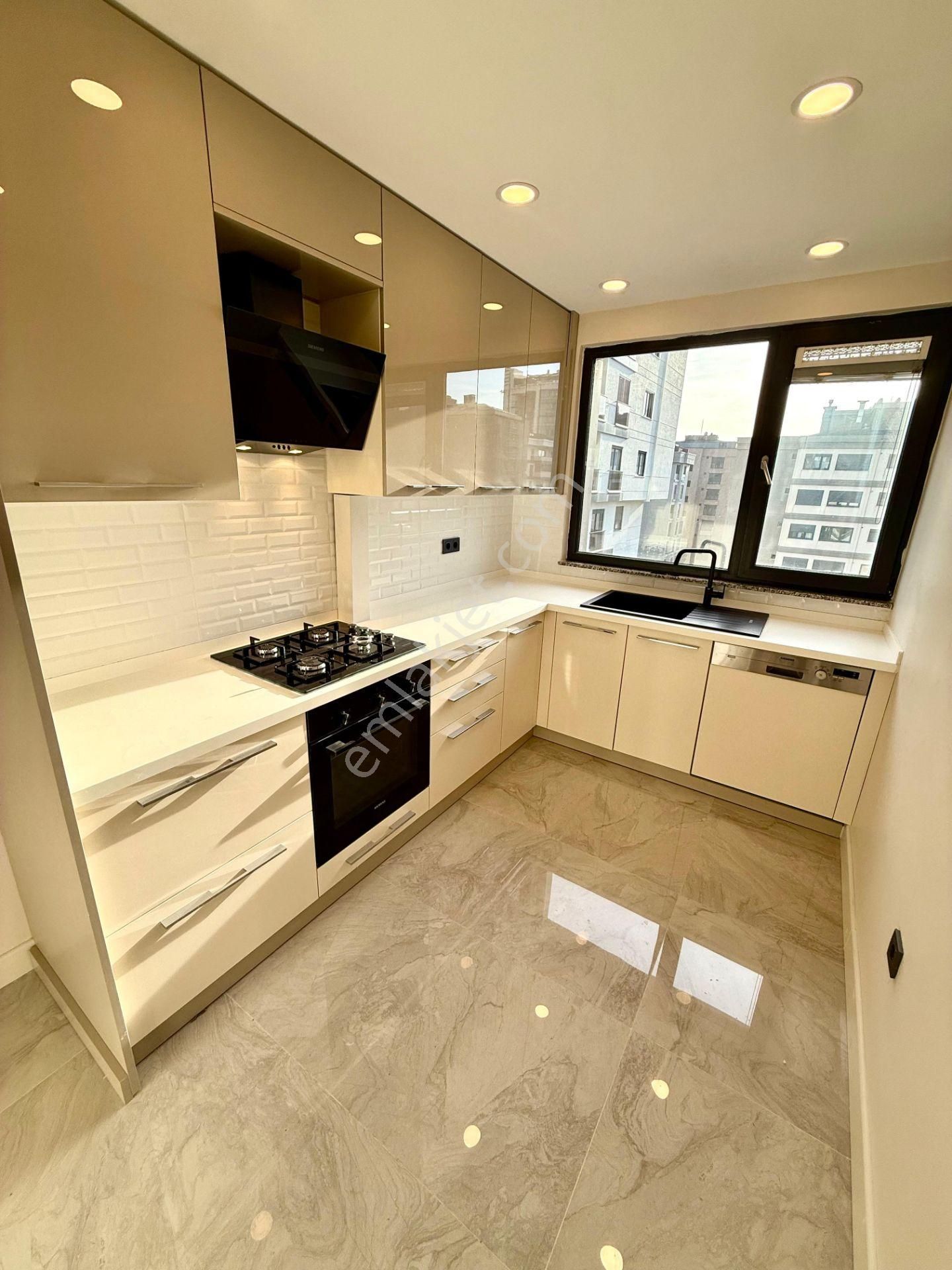 Göztepe'de Caddeye Yakın Kısmi Deniz Manzaralı Satılık 2+1 Daire - Görsel 10