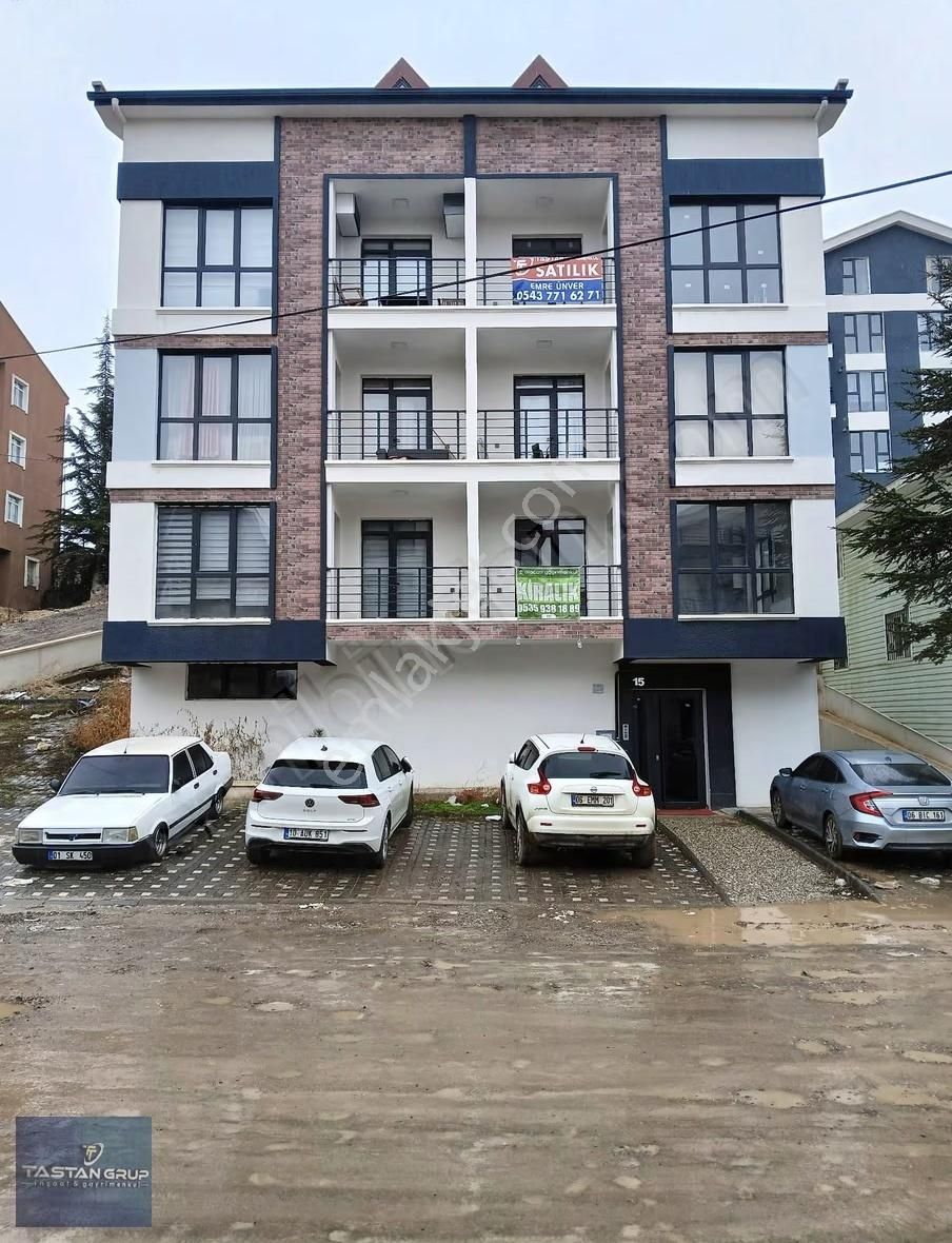 Taştan Gayrimenkul'den İncek Bulvarına Yakın 2+1 Kiralık Daire.