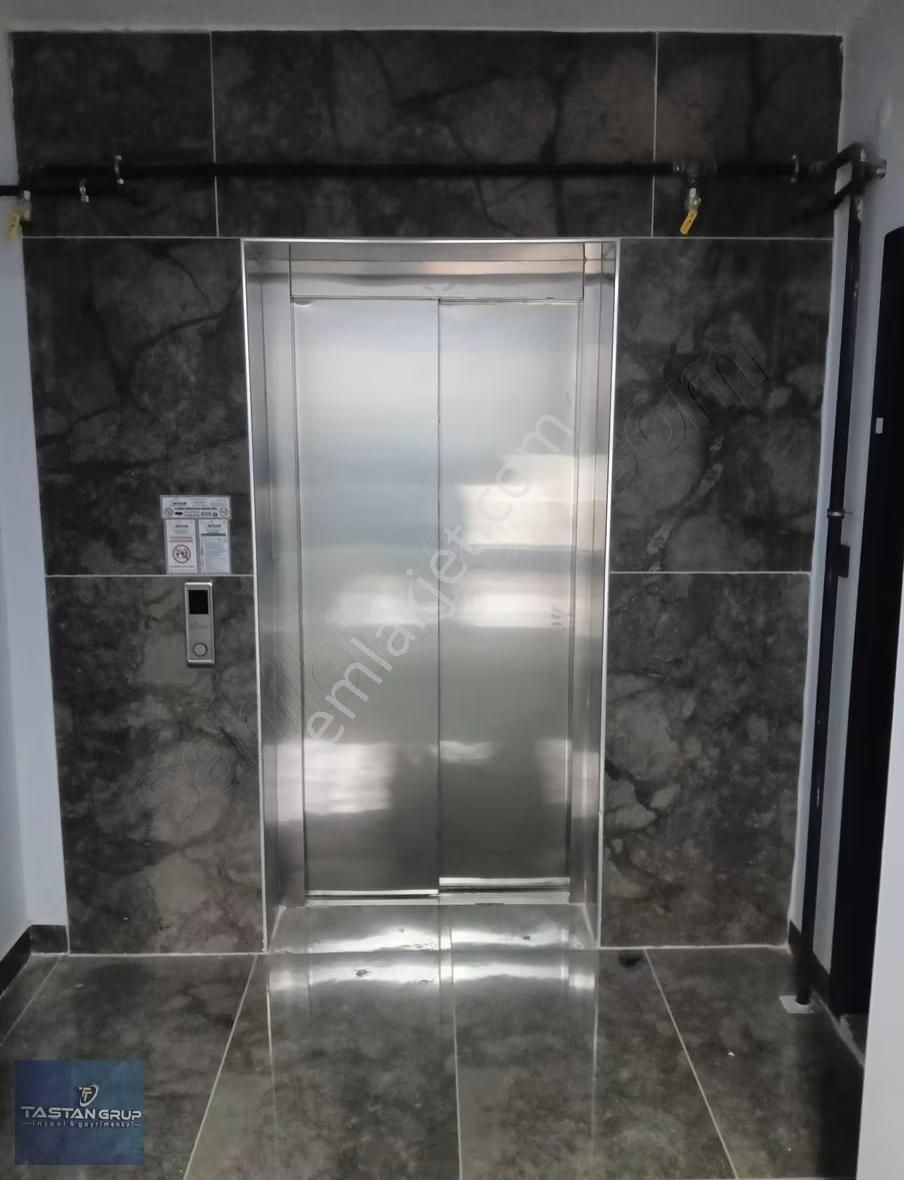 Taştan Gayrimenkul'den İncek Bulvarına Yakın 2+1 Kiralık Daire. - Görsel 2