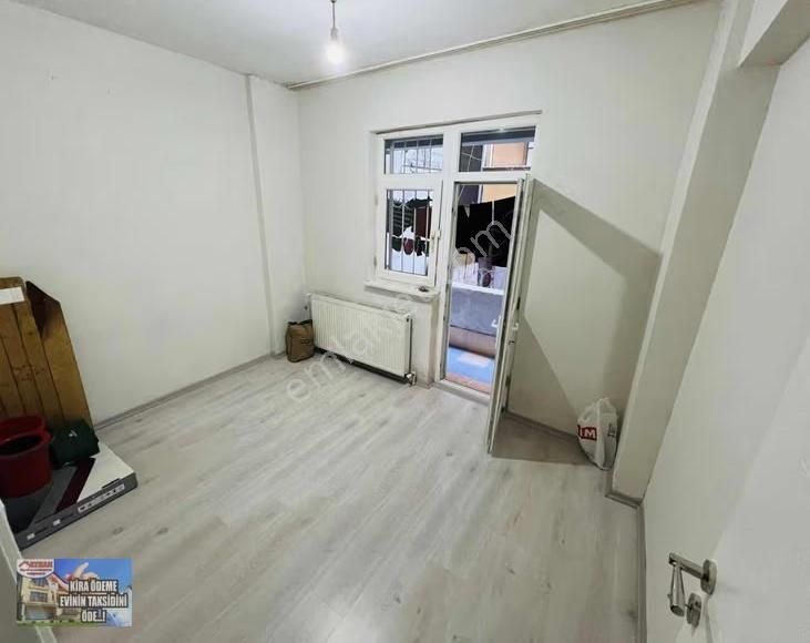 Yunusemre Mah'de Acil Satılık Balkon'lu 90m2 2+1 Daire - Görsel 2