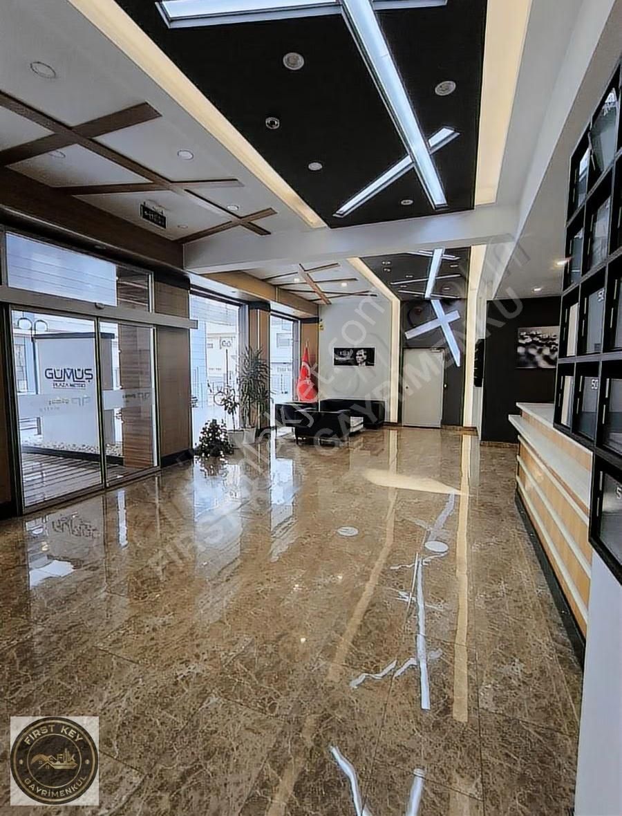 Gümüş Plaza Metroda Kiralık 1+1 Ofis (68m²) - Görsel 5
