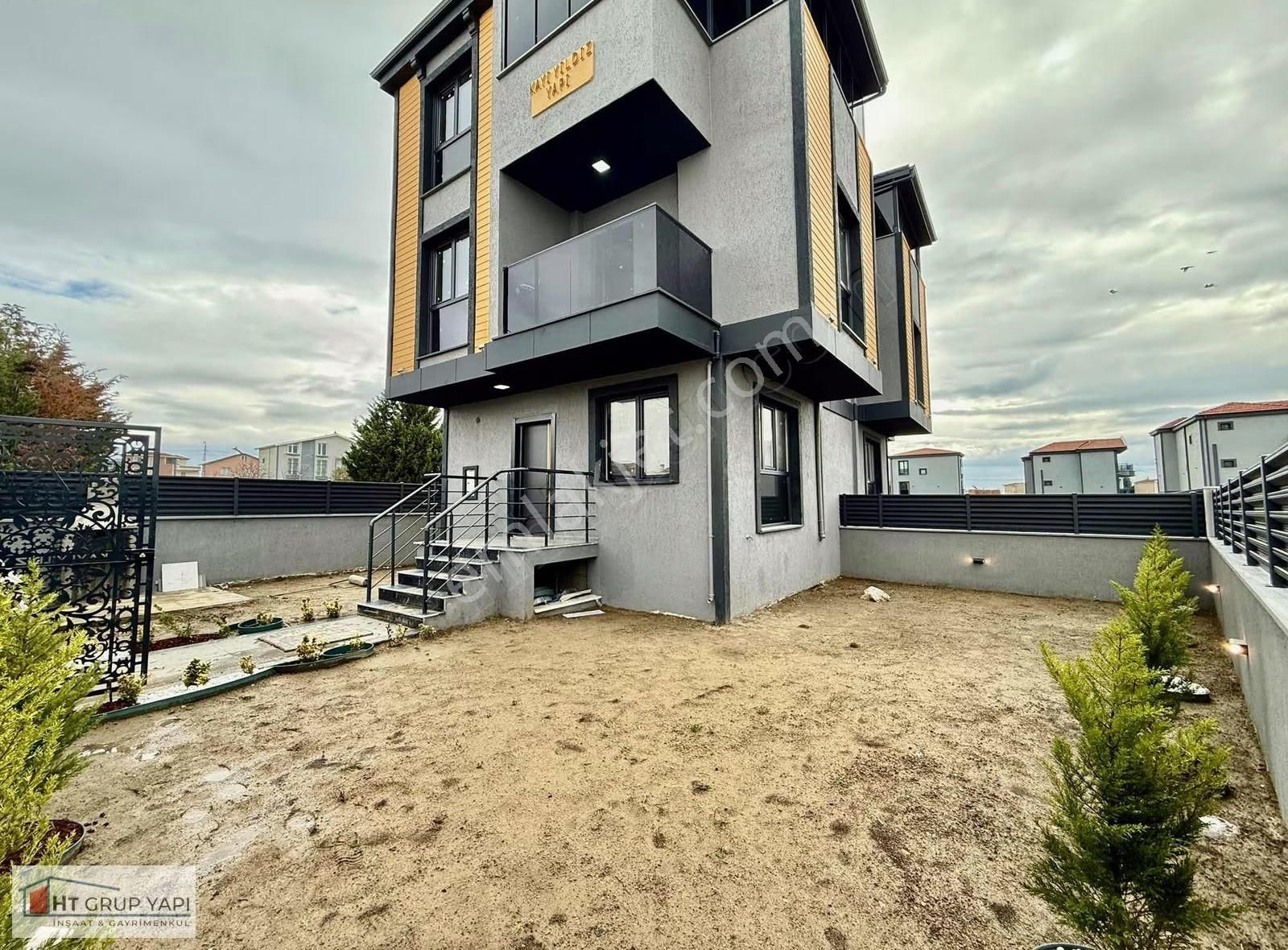 ▃▅▇ht Grup▇▅▃geniş Bahçeli Kapalı Teraslı Ve İskanlı Villa - Görsel 34