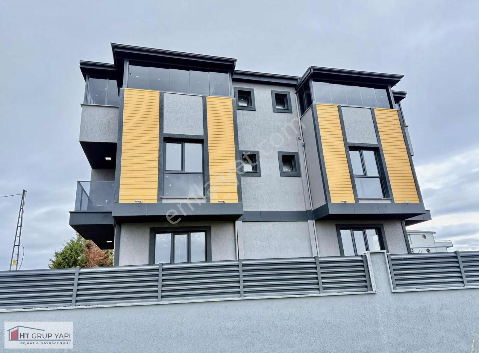 ▃▅▇ht Grup▇▅▃geniş Bahçeli Kapalı Teraslı Ve İskanlı Villa - Görsel 17