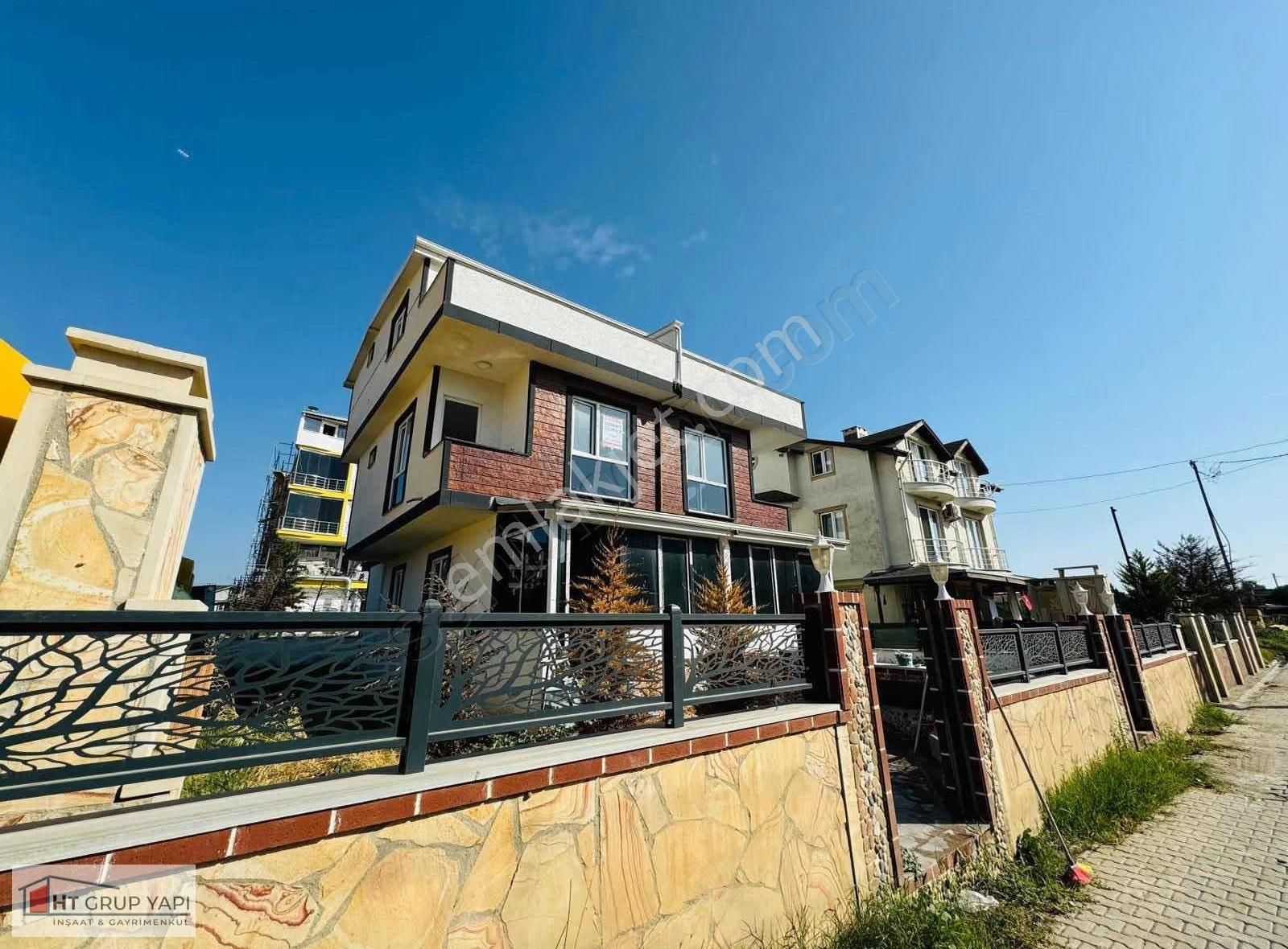 ▃▅▇ht Grup▇▅▃denize Yakın Merkez'de Geniş Bahçeli Villa - Görsel 15