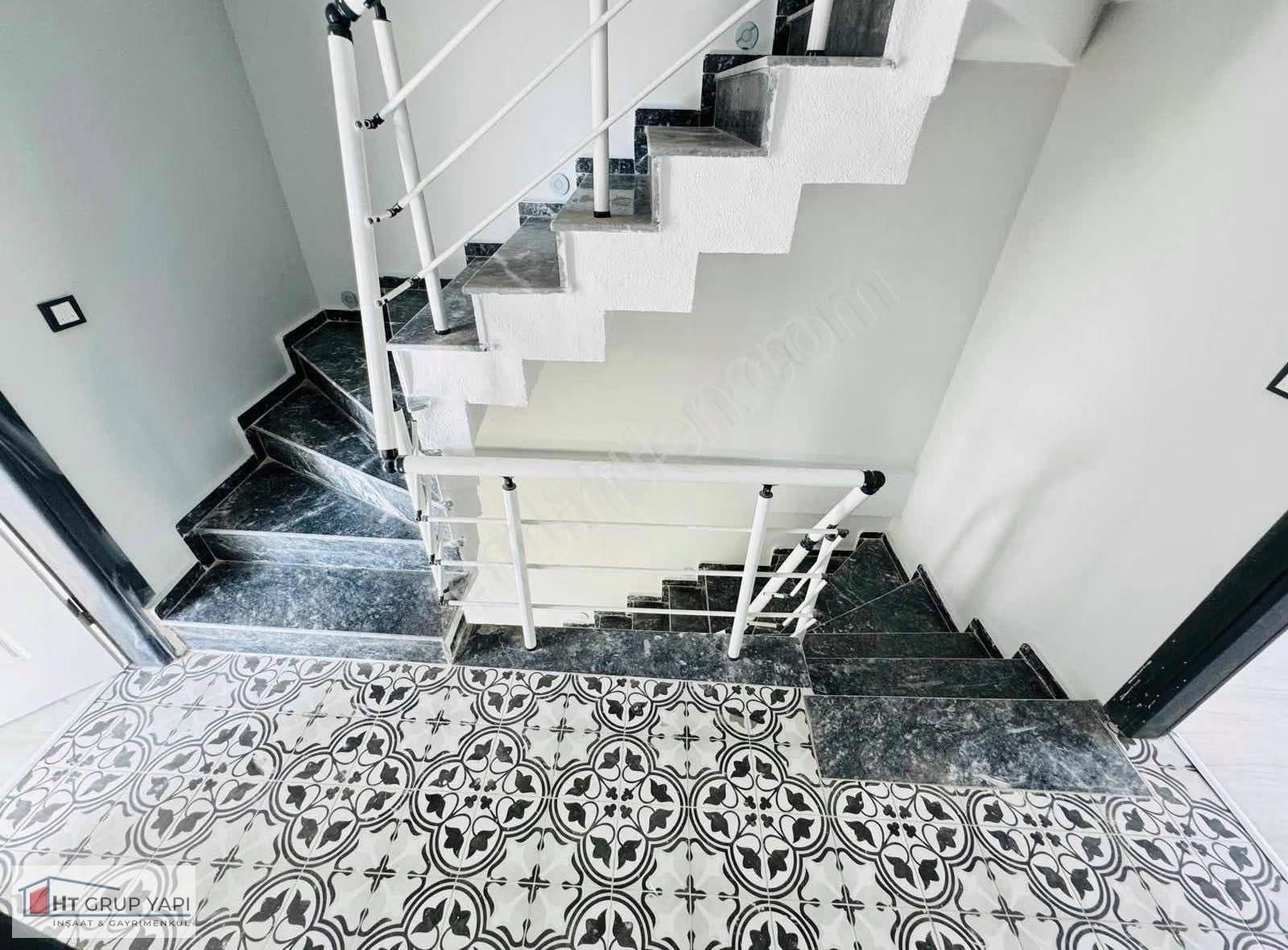▃▅▇ht Grup▇▅▃denize Yakın Merkez'de Geniş Bahçeli Villa - Görsel 28