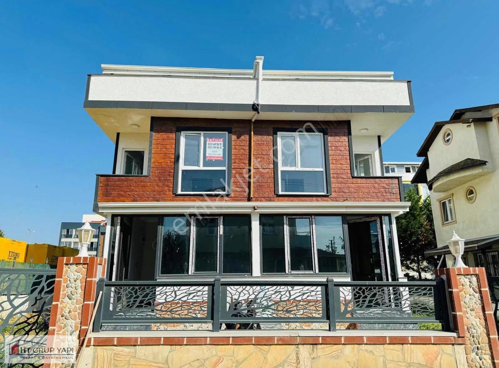 ▃▅▇ht Grup▇▅▃denize Yakın Merkez'de Geniş Bahçeli Villa - Görsel 3