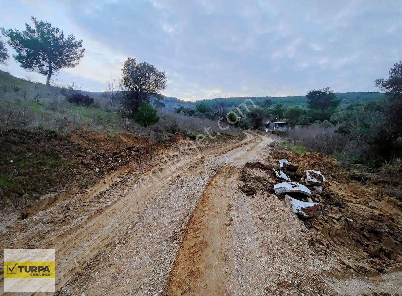 Torbalı Çapak'ta Elektriği Suyu Yolu Olan 588m² Hisseli Yazlık - Görsel 8