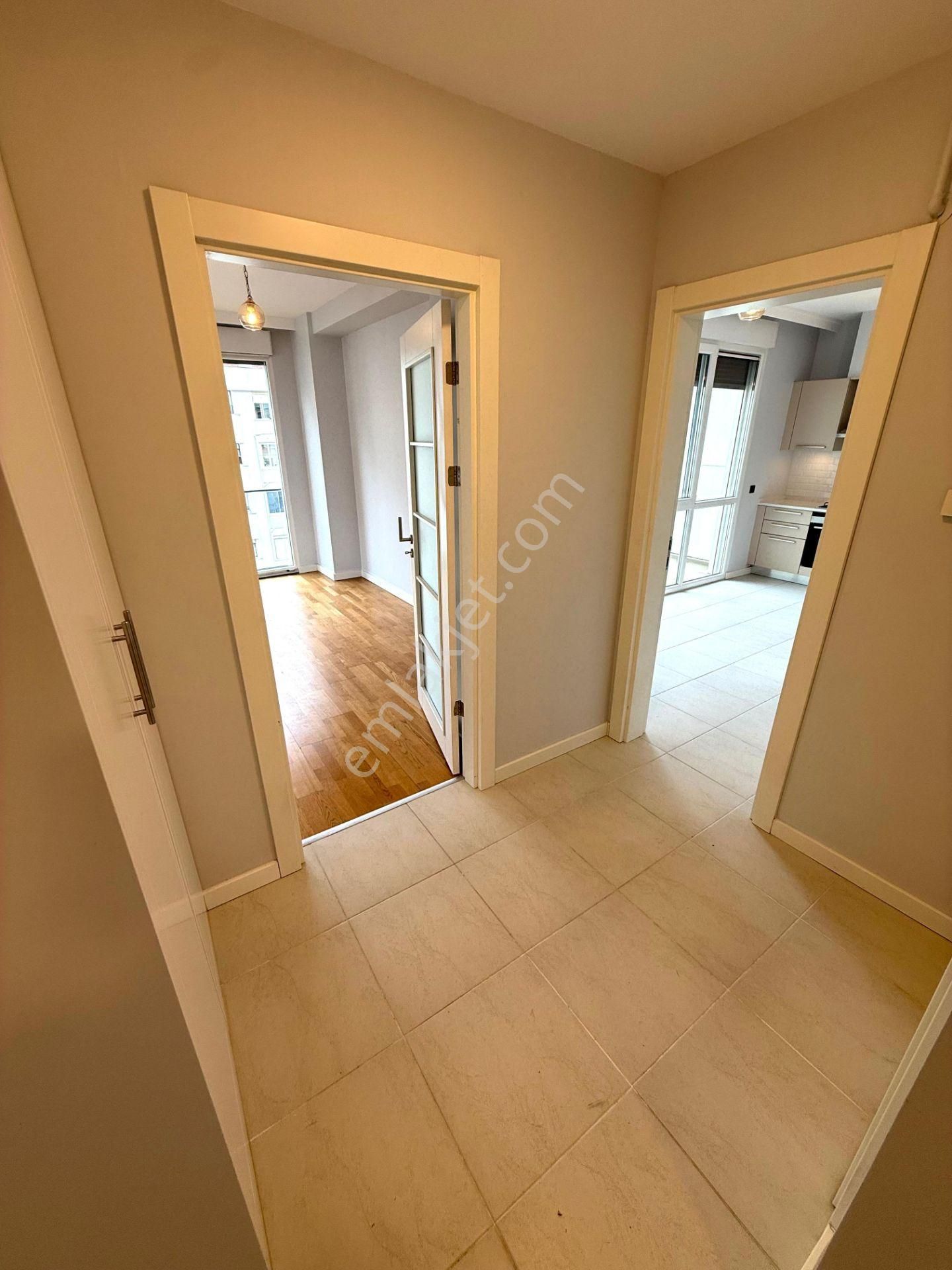 Göztepe'de Caddeye Yakın Satılık 2+1 Net 80 M2 Daire - Görsel 5