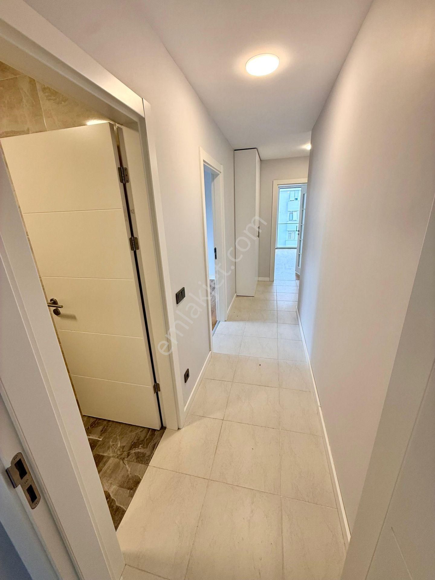 Göztepe'de Caddeye Yakın Satılık 2+1 Net 80 M2 Daire - Görsel 8