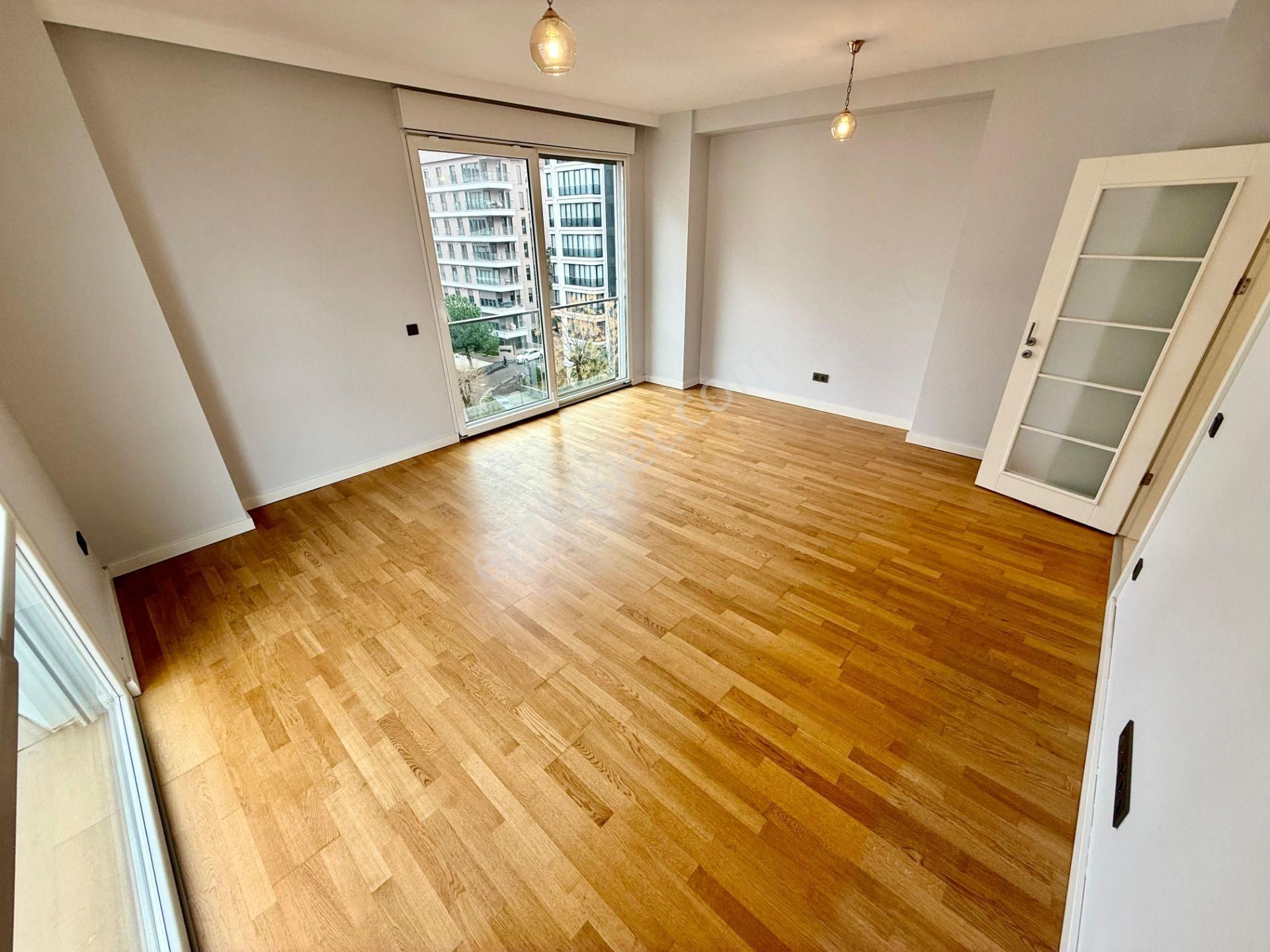 Göztepe'de Caddeye Yakın Satılık 2+1 Net 80 M2 Daire - Görsel 6