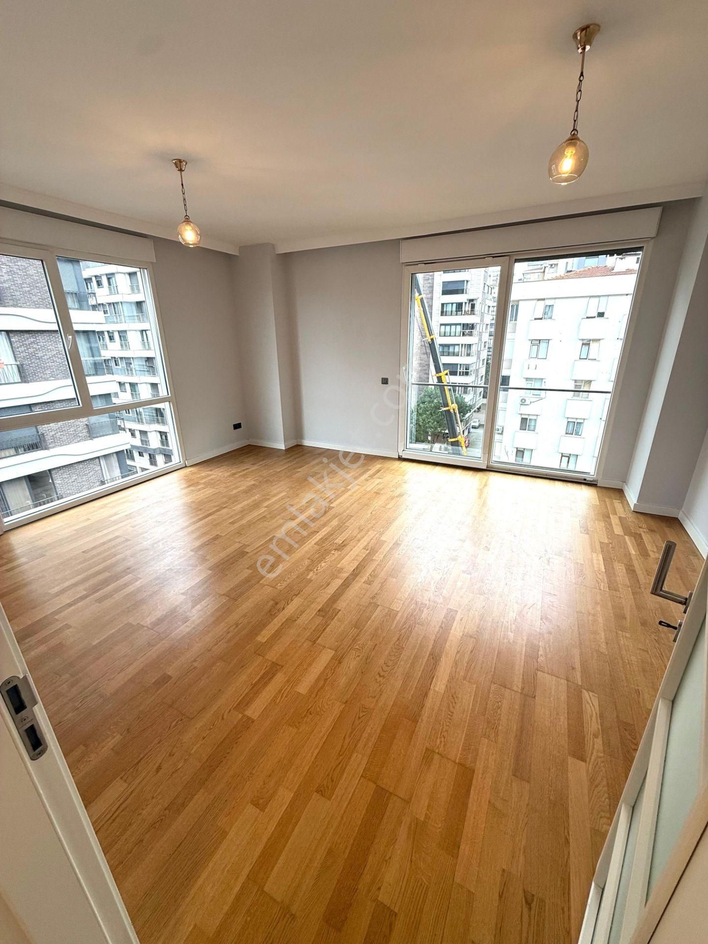 Göztepe'de Caddeye Yakın Satılık 2+1 Net 80 M2 Daire - Görsel 13