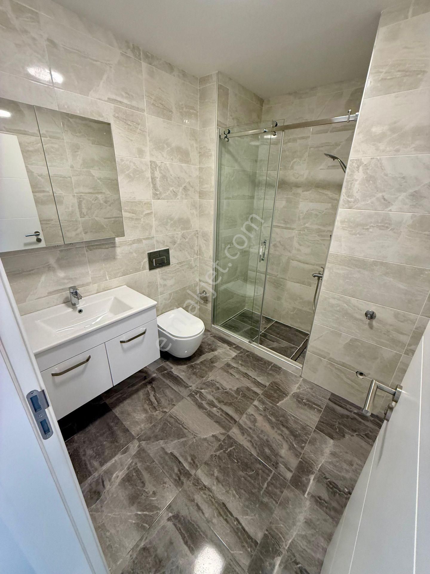 Göztepe'de Caddeye Yakın Satılık 2+1 Net 80 M2 Daire - Görsel 15