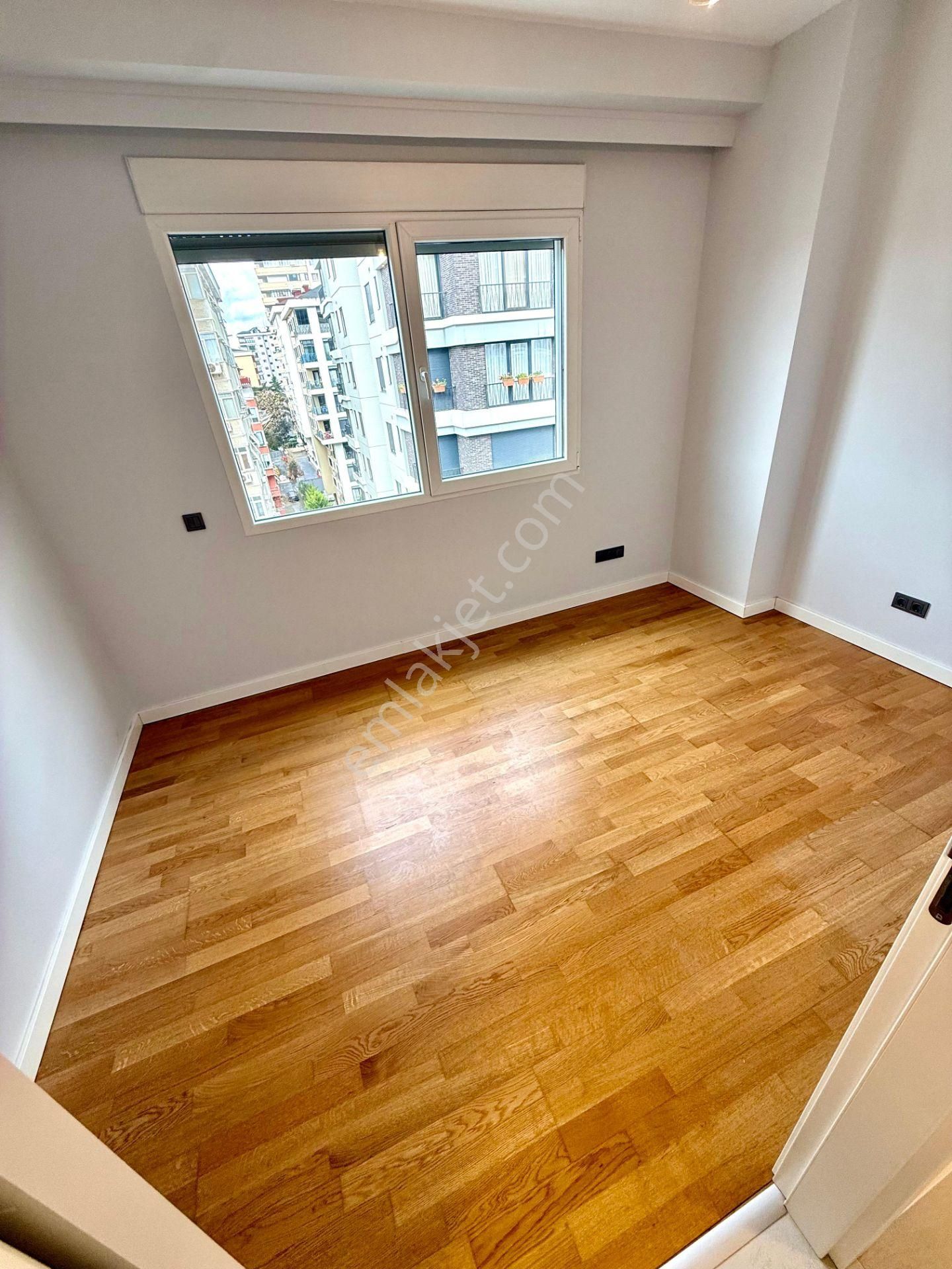 Göztepe'de Caddeye Yakın Satılık 2+1 Net 80 M2 Daire - Görsel 9