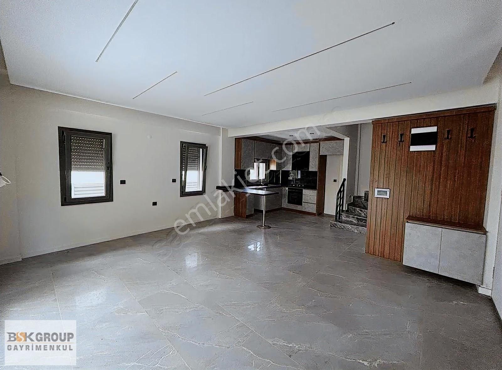 Bsk Dan Deniz Tarafında Sıfır Lüks Otoparklı Bahhçeli Villa - Görsel 4