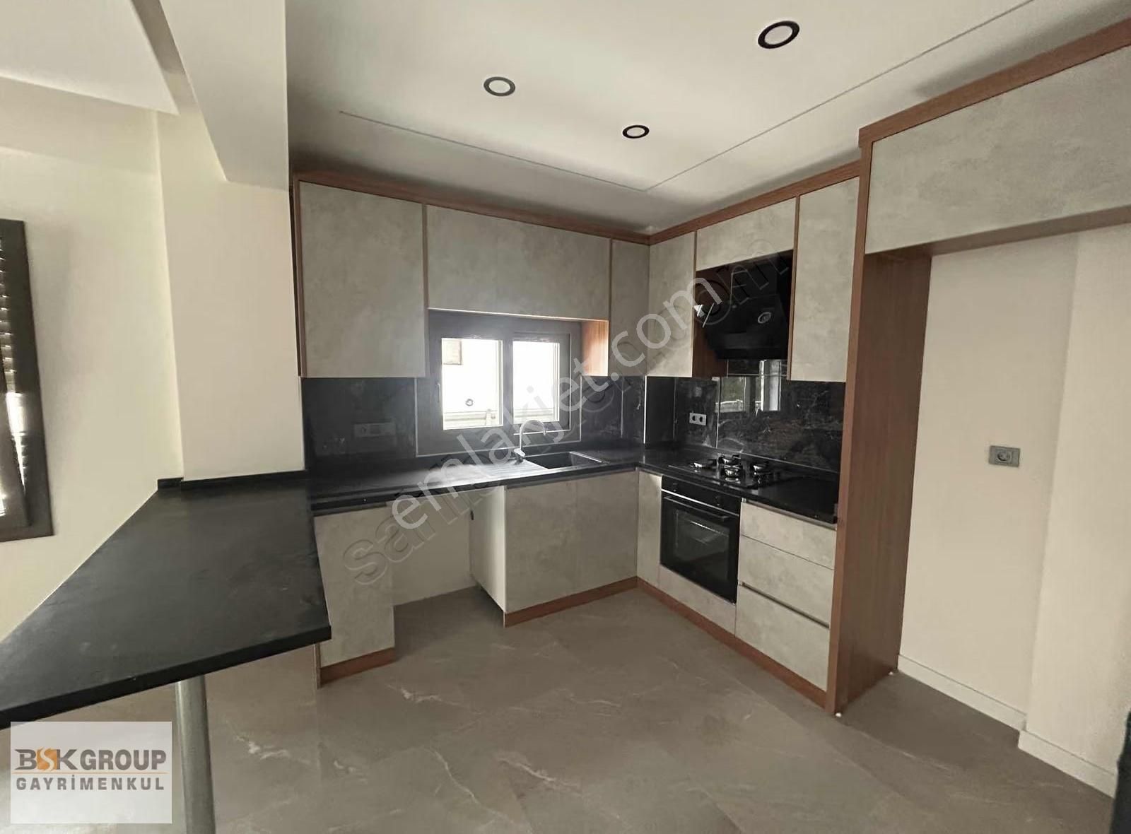 Bsk Dan Deniz Tarafında Sıfır Lüks Otoparklı Bahhçeli Villa - Görsel 29