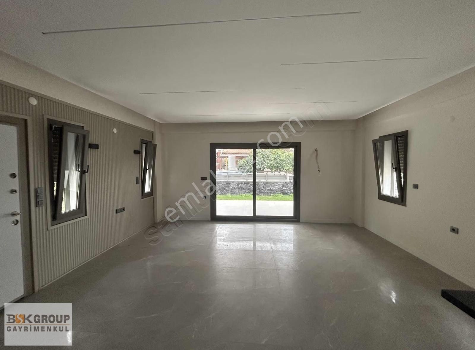 Bsk Dan Deniz Tarafında Sıfır Lüks Otoparklı Bahhçeli Villa - Görsel 34