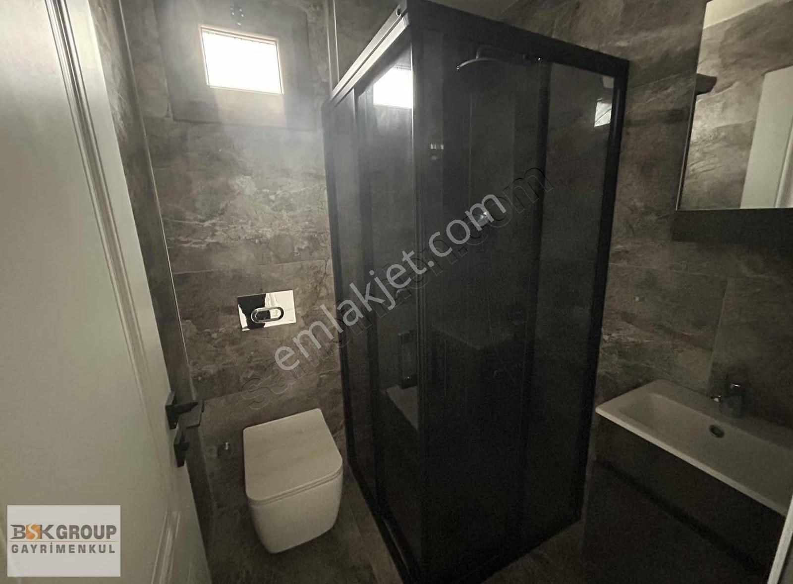 Bsk Dan Deniz Tarafında Sıfır Lüks Otoparklı Bahhçeli Villa - Görsel 12