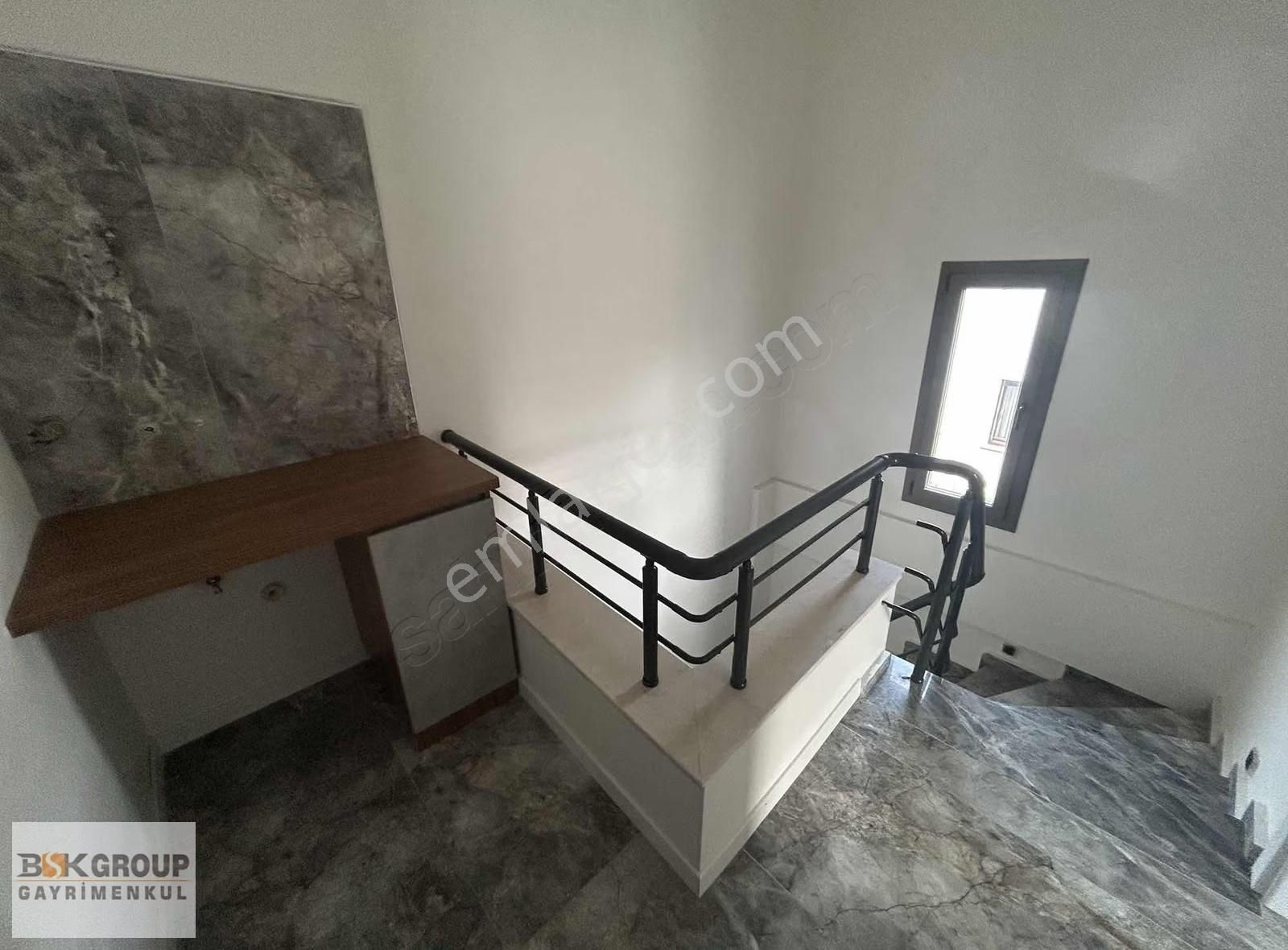 Bsk Dan Deniz Tarafında Sıfır Lüks Otoparklı Bahhçeli Villa - Görsel 11